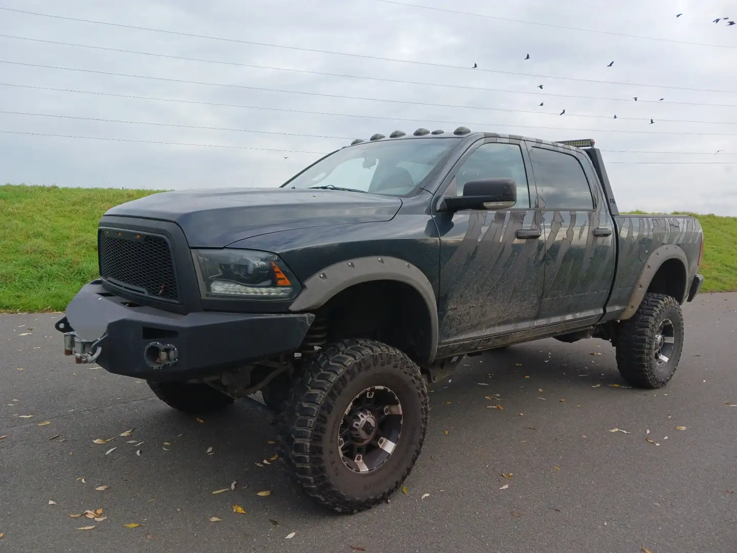 Dodge RAM Black - 1