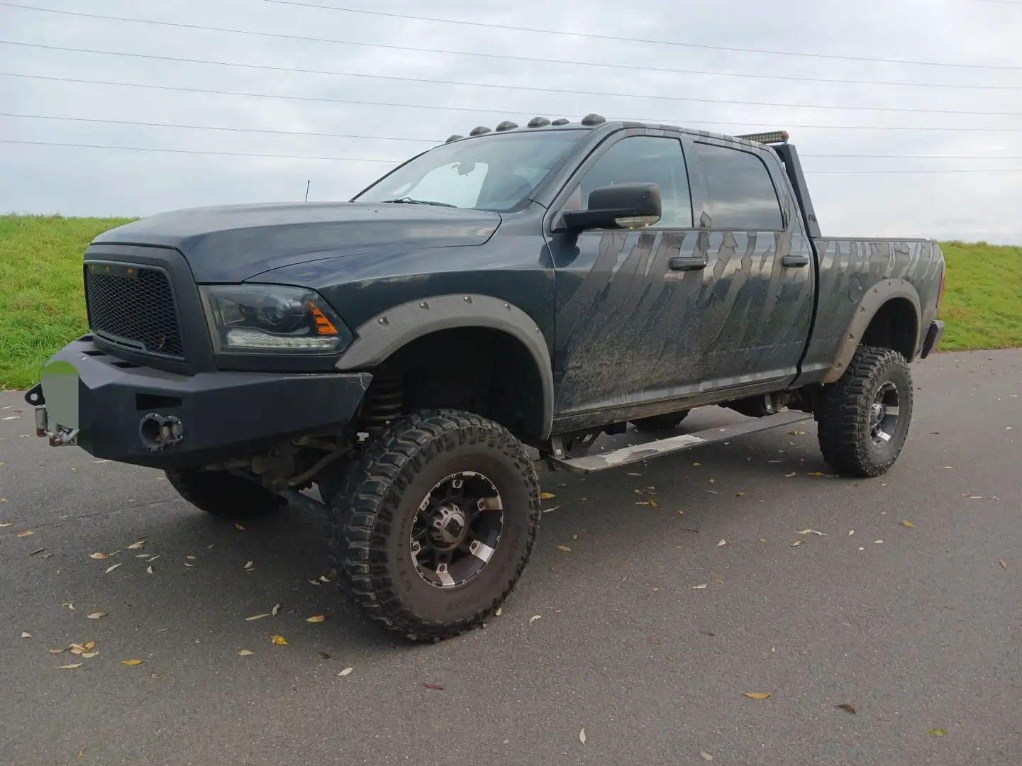 Dodge RAM Black - 2
