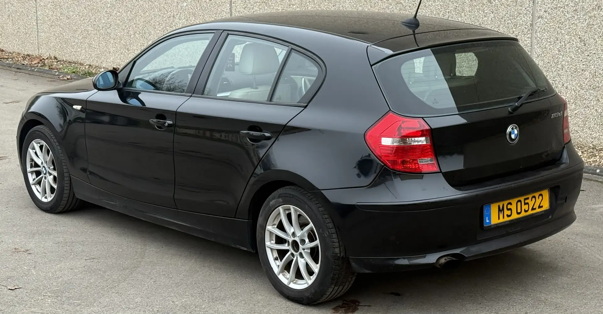 BMW 118 118d 143 ch Confort - 2