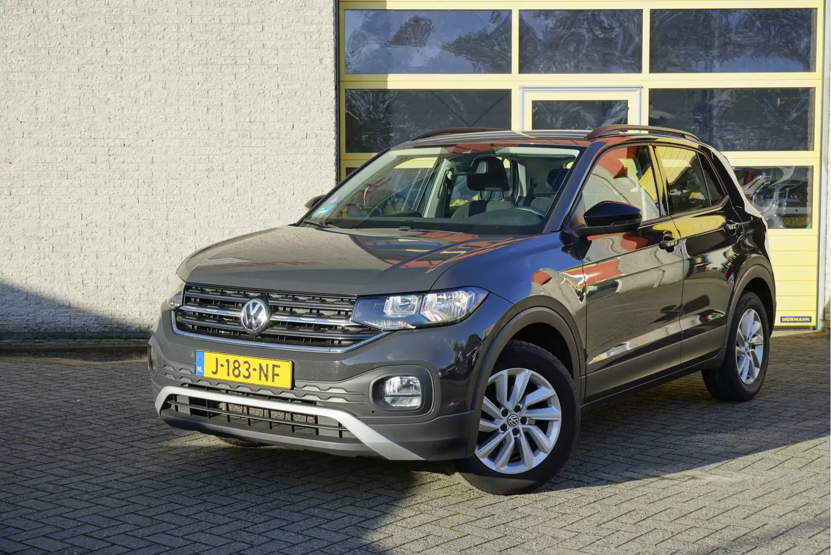 Volkswagen T-Cross 1.0 TSI Life BJ2020 Lmv 16" | Led | App-Connect | Grijs - 1
