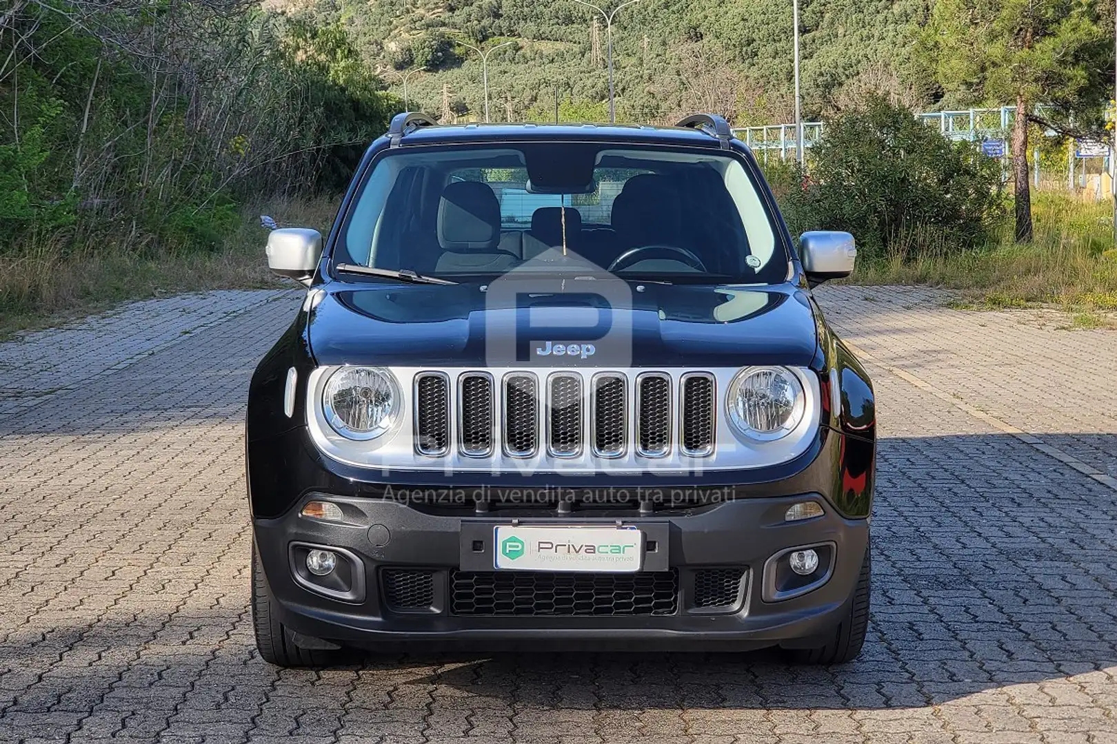 Jeep Renegade Renegade 1.6 E-TorQ EVO Longitude Zwart - 2