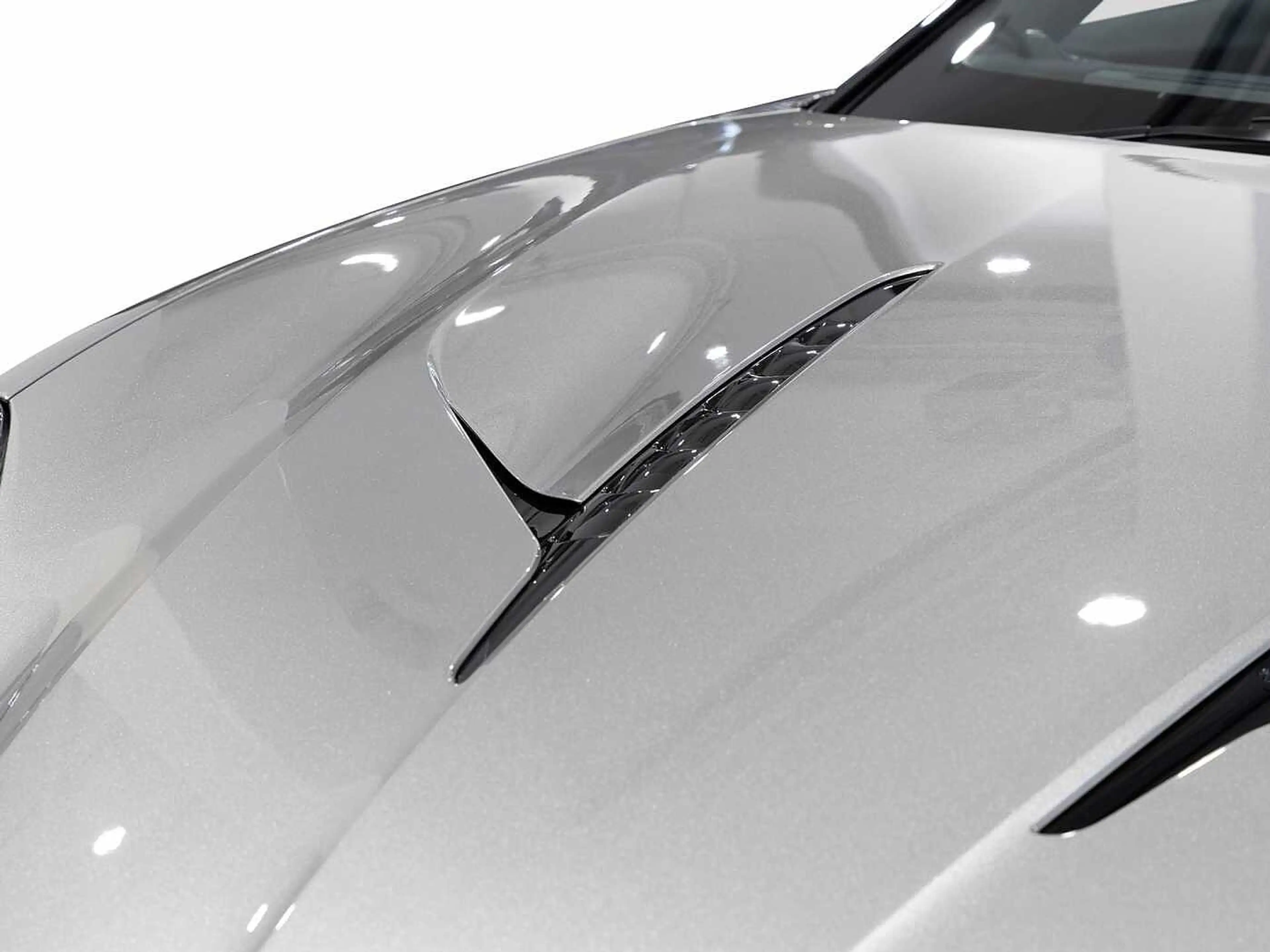 Aston Martin Vanquish Volante -Aluminite Silver- — photo 15