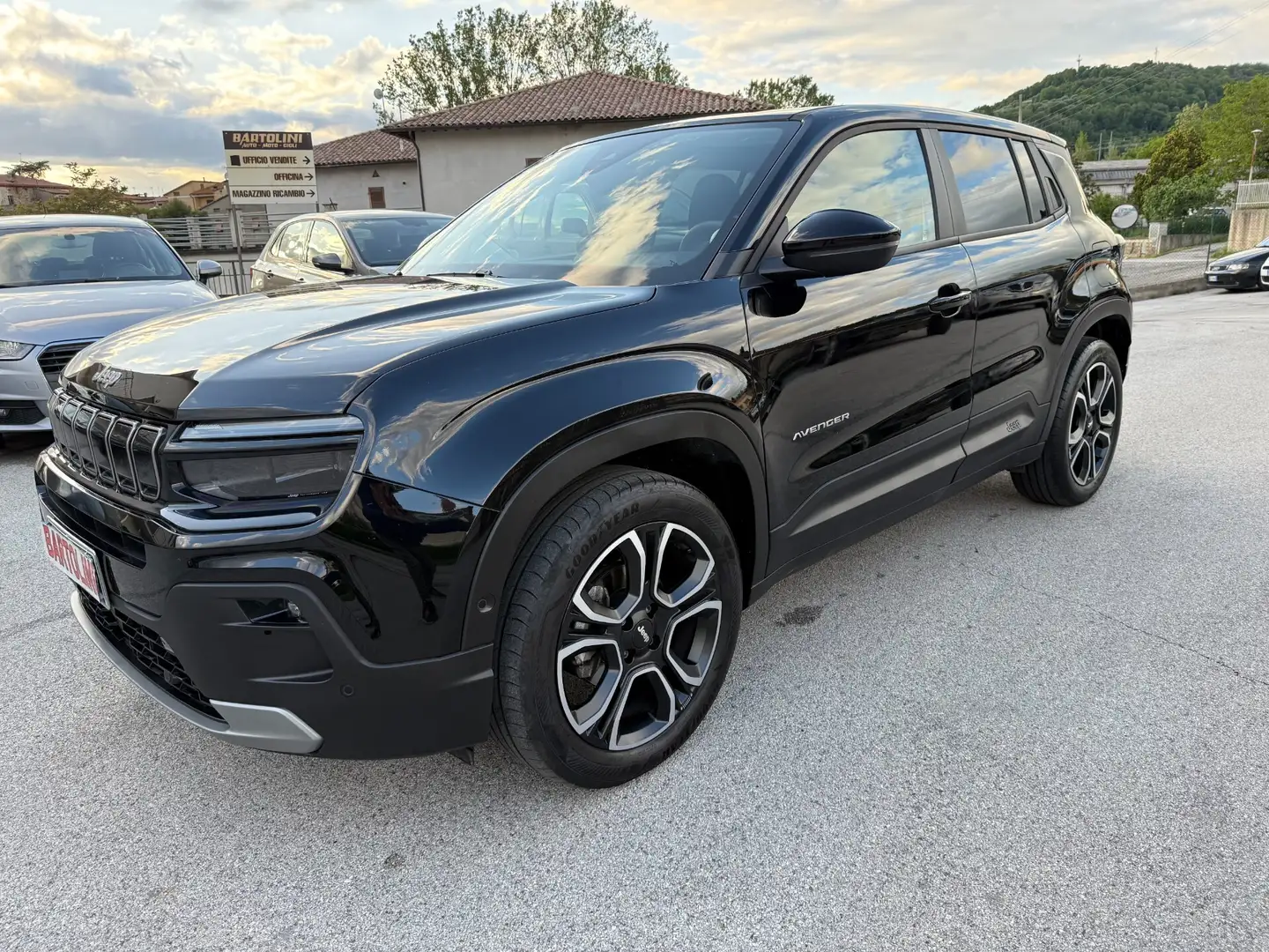 Jeep Avenger 1.2 cv100 Summit Negro - 1