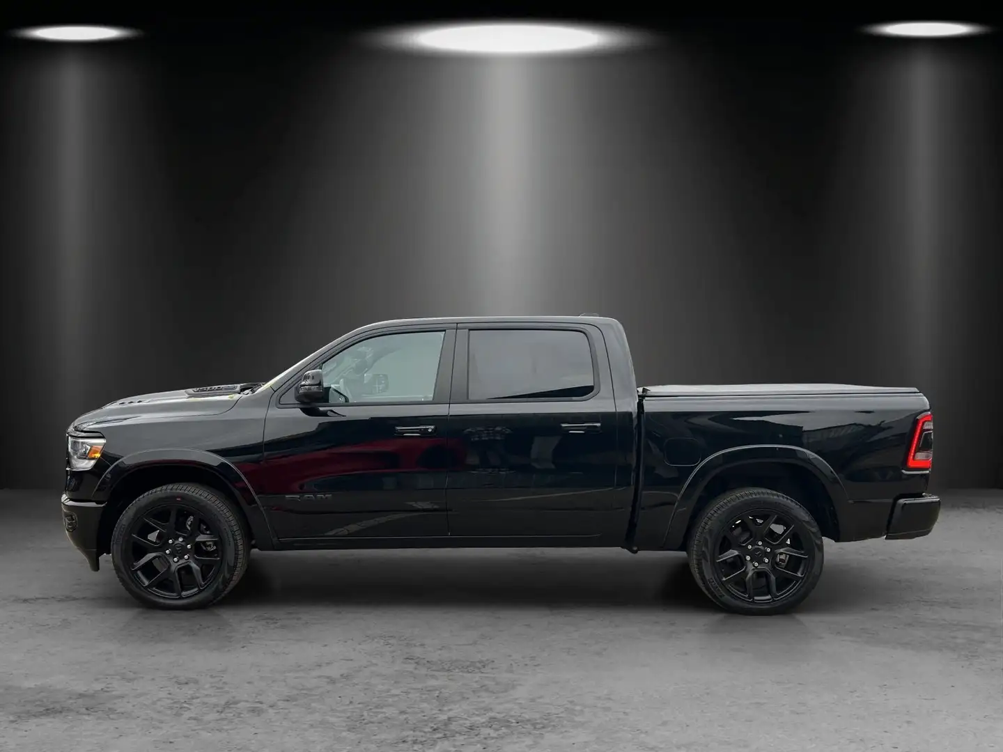 Dodge RAM 1500 5,7L V8 eTorque Sport Night CrewCab 4x4 Schwarz - 2