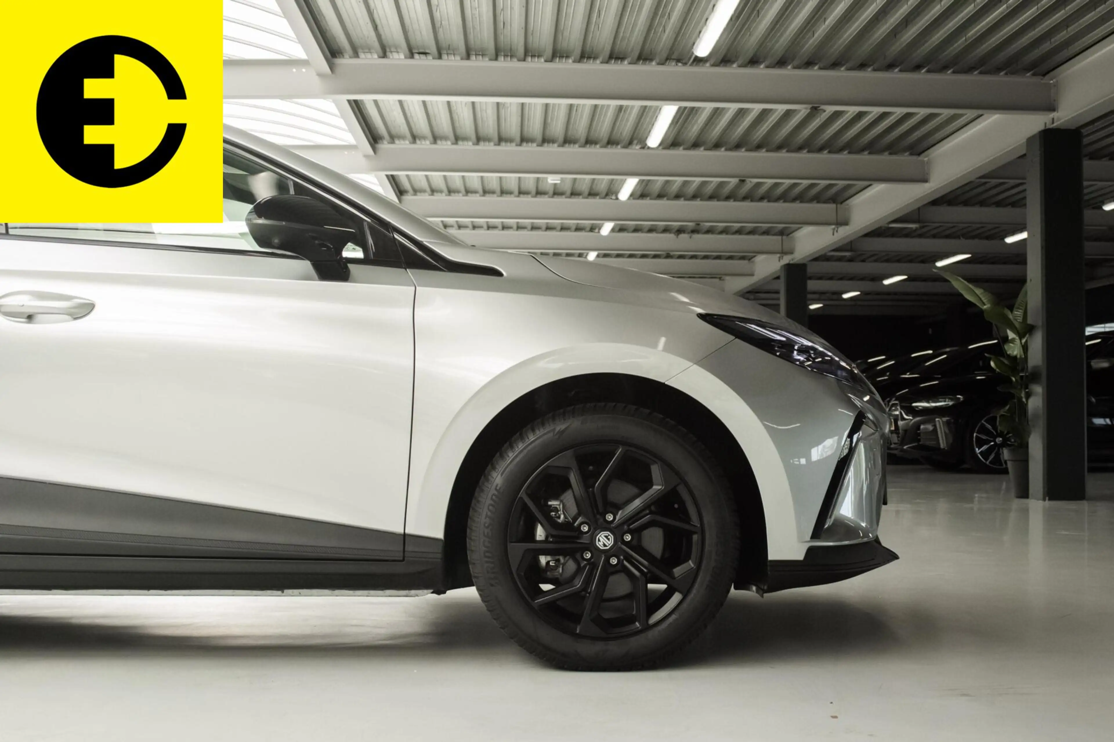MG MG4 Comfort 64 kWh | 96,9% SOH | Cruise | Half leder — photo 38
