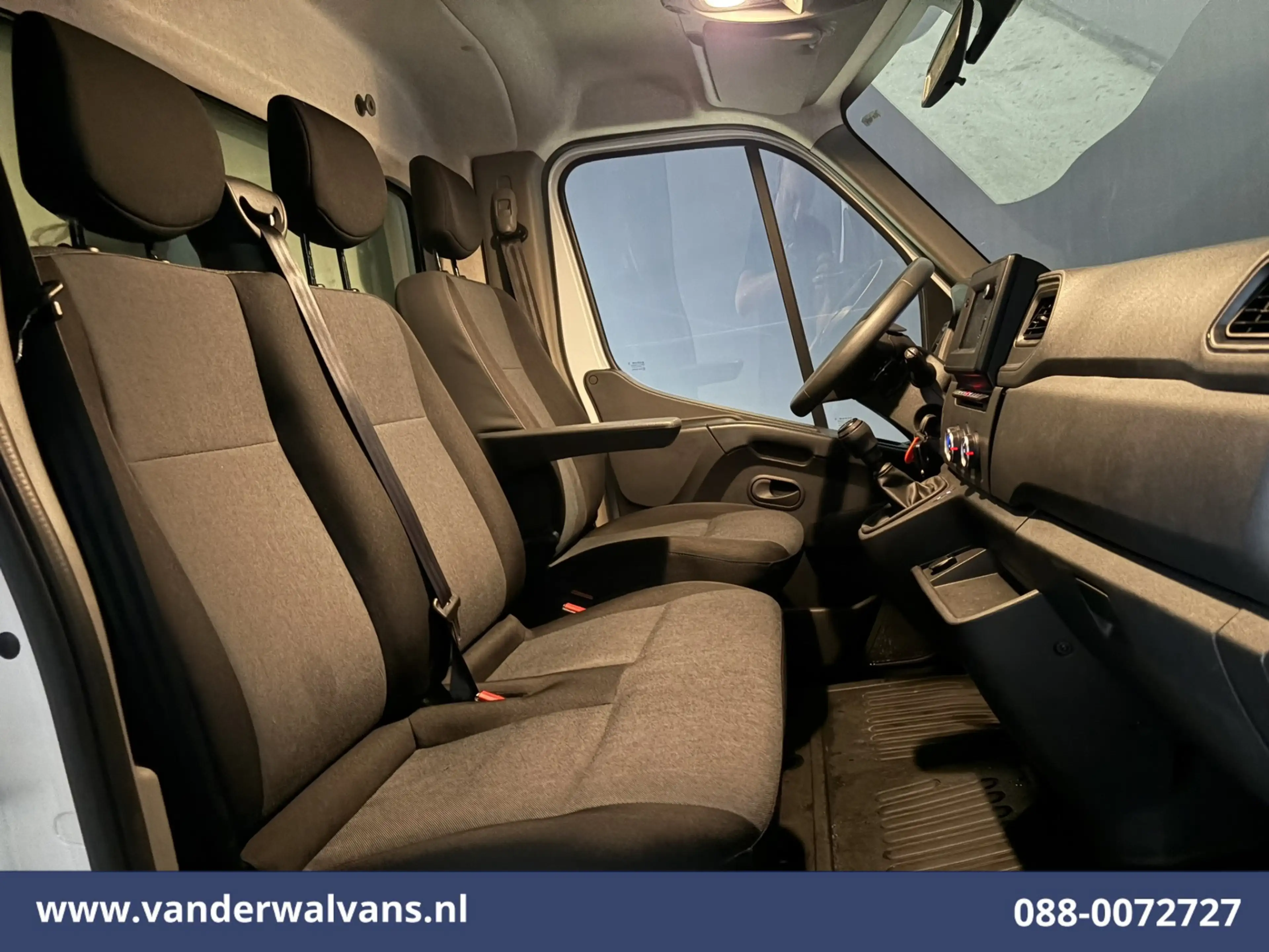 Renault Master 2.3 dCi 146pk Bakwagen 225cm Hoog Laadklep Euro6 A — photo 7