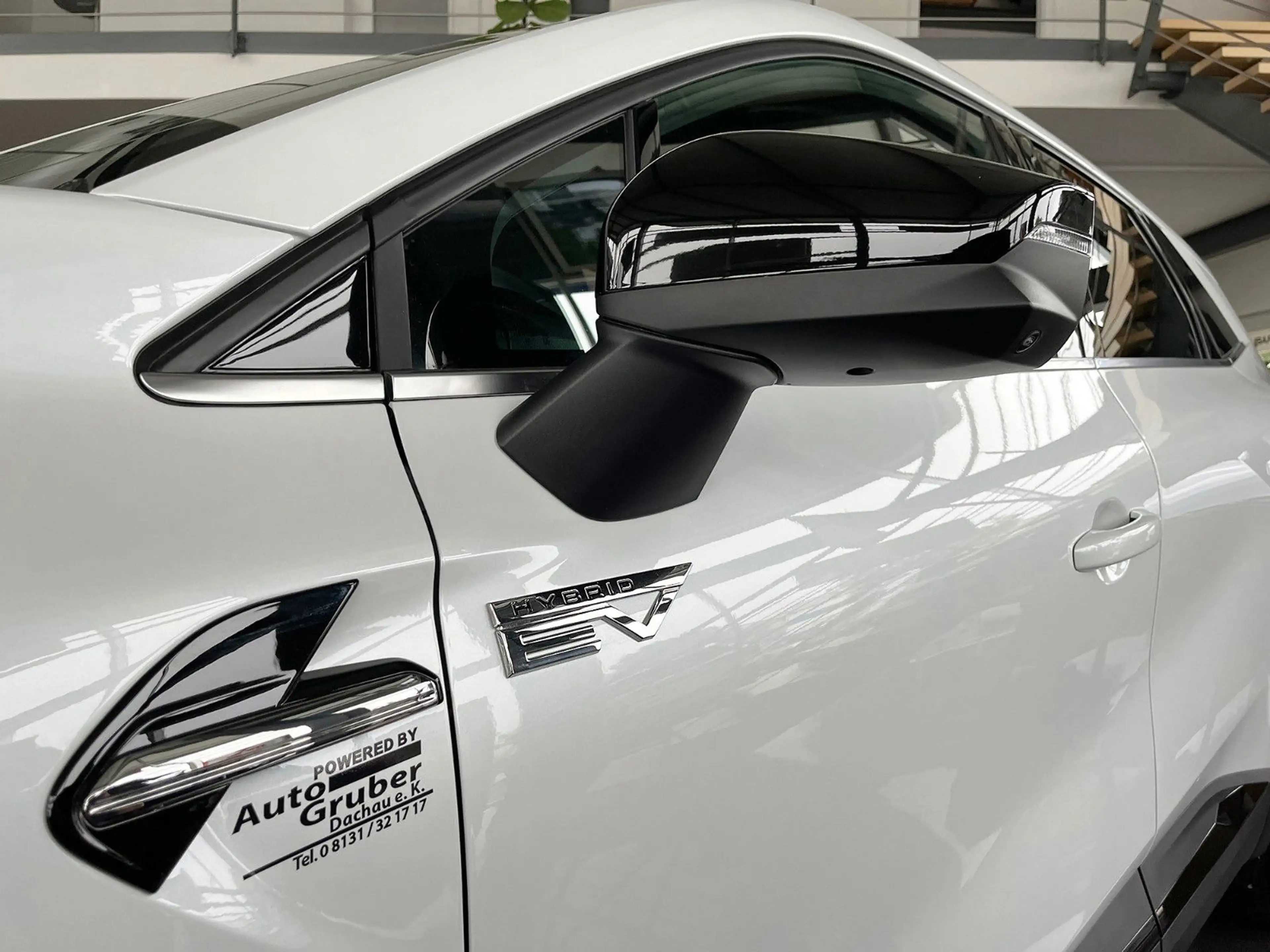 Mitsubishi Grandis 1.8 HEV 116 kW Intro Edition AT — photo 4