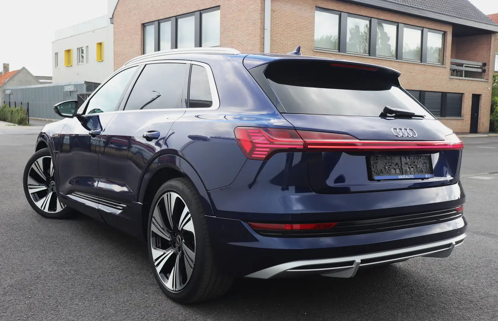 Audi e-tron 55 quattro S line - Pano/Keyless/B&O/Memory/ACC/22 Синій - 2
