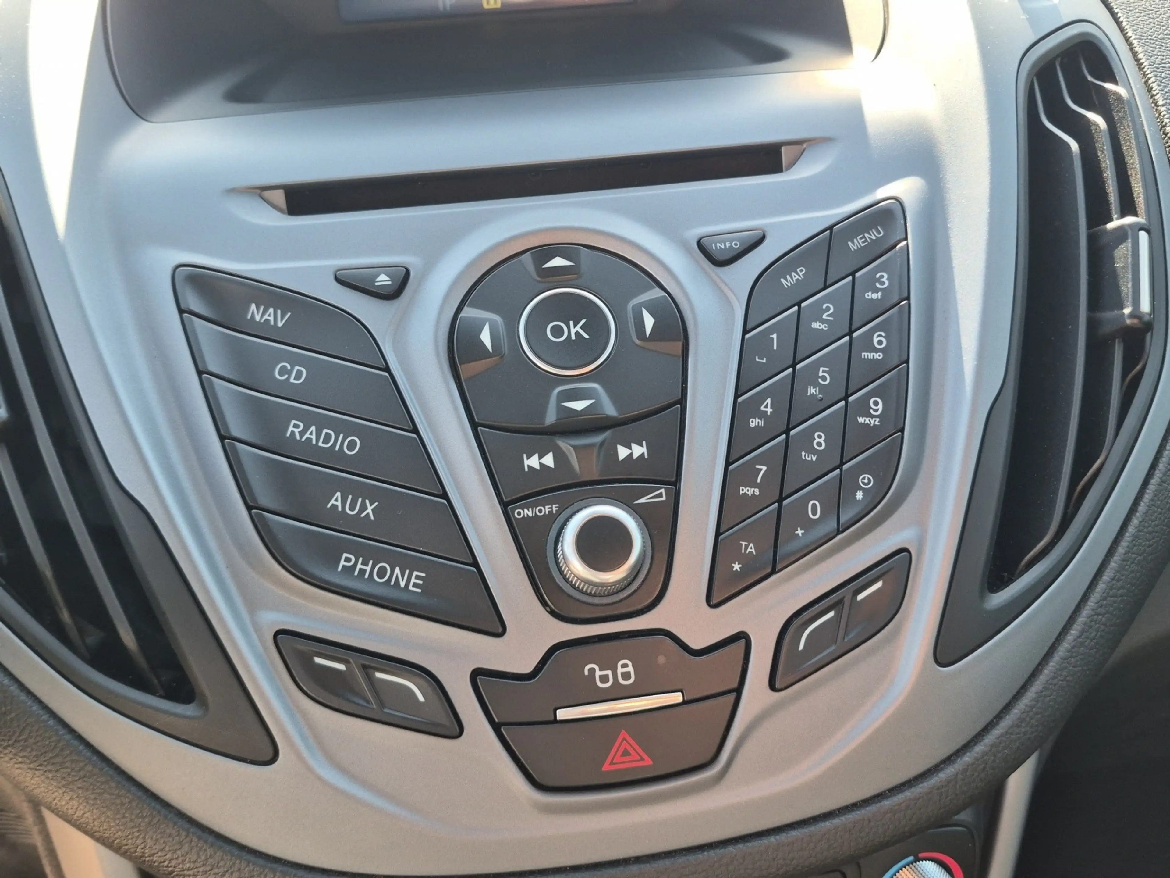 Ford B-Max Sync Edition — photo 14