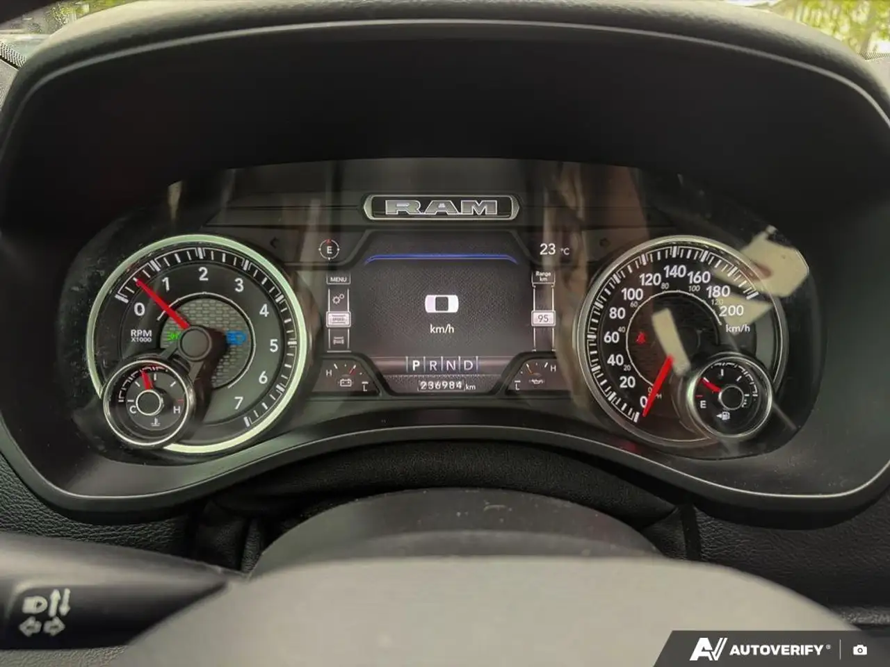 RAM 1500 снимка RAM 1500