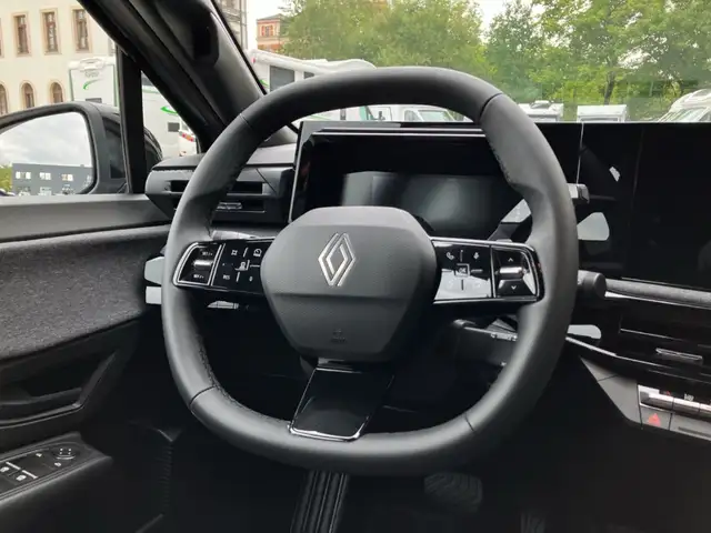 Renault Clio view 15