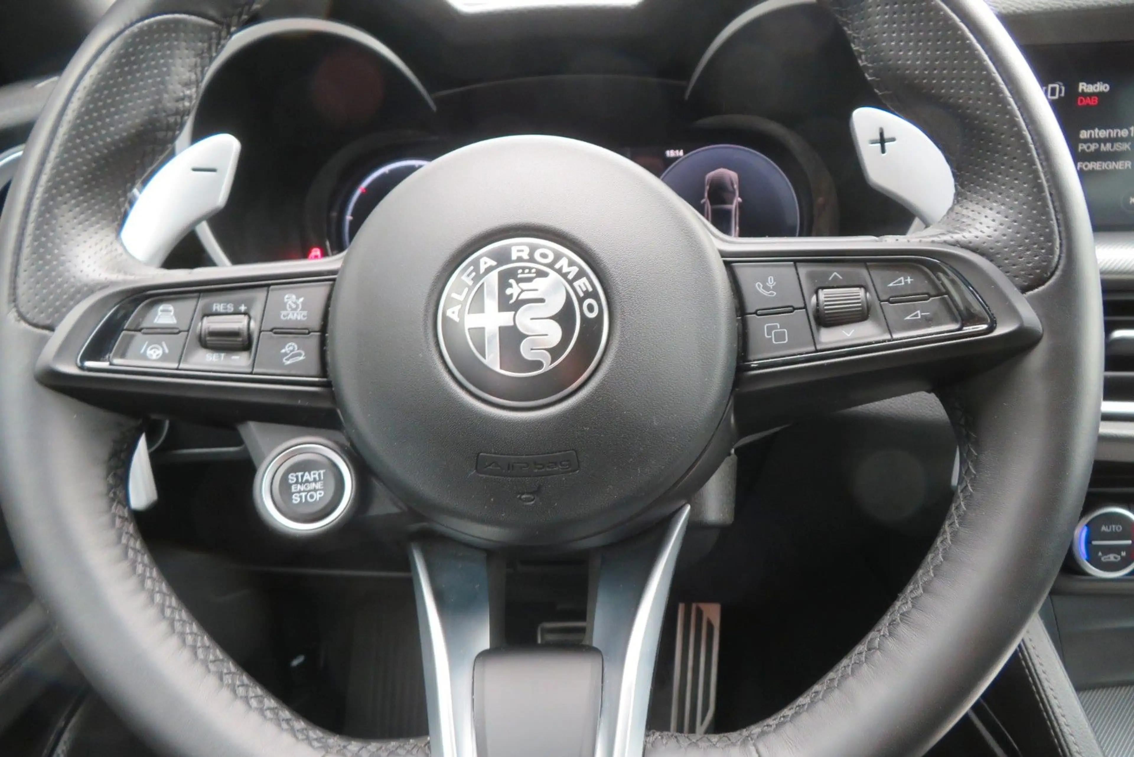 Alfa Romeo Stelvio Veloce Q4 2.2 Diesel 210PS *AHK* — photo 12