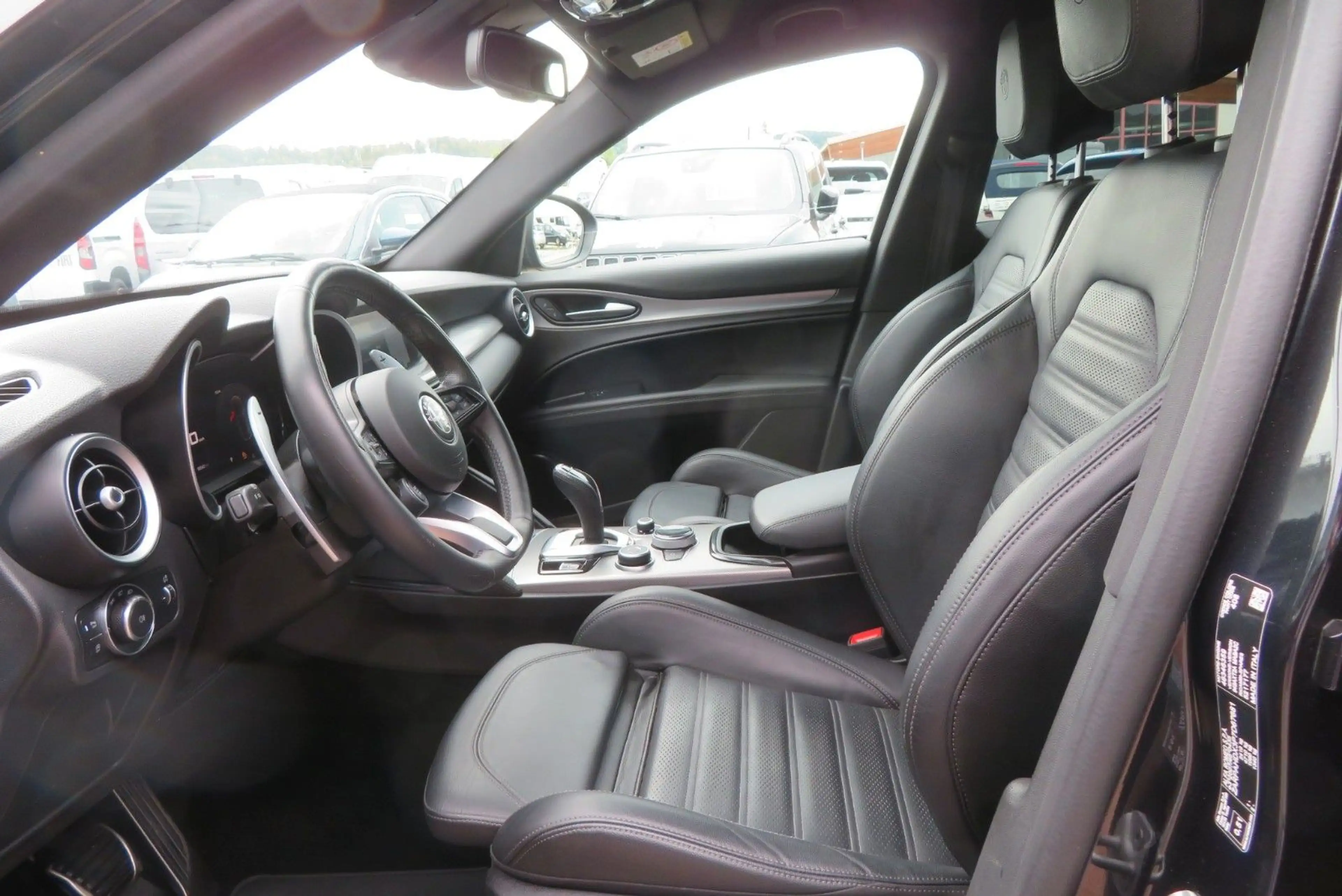 Alfa Romeo Stelvio Veloce Q4 2.2 Diesel 210PS *AHK* — photo 11