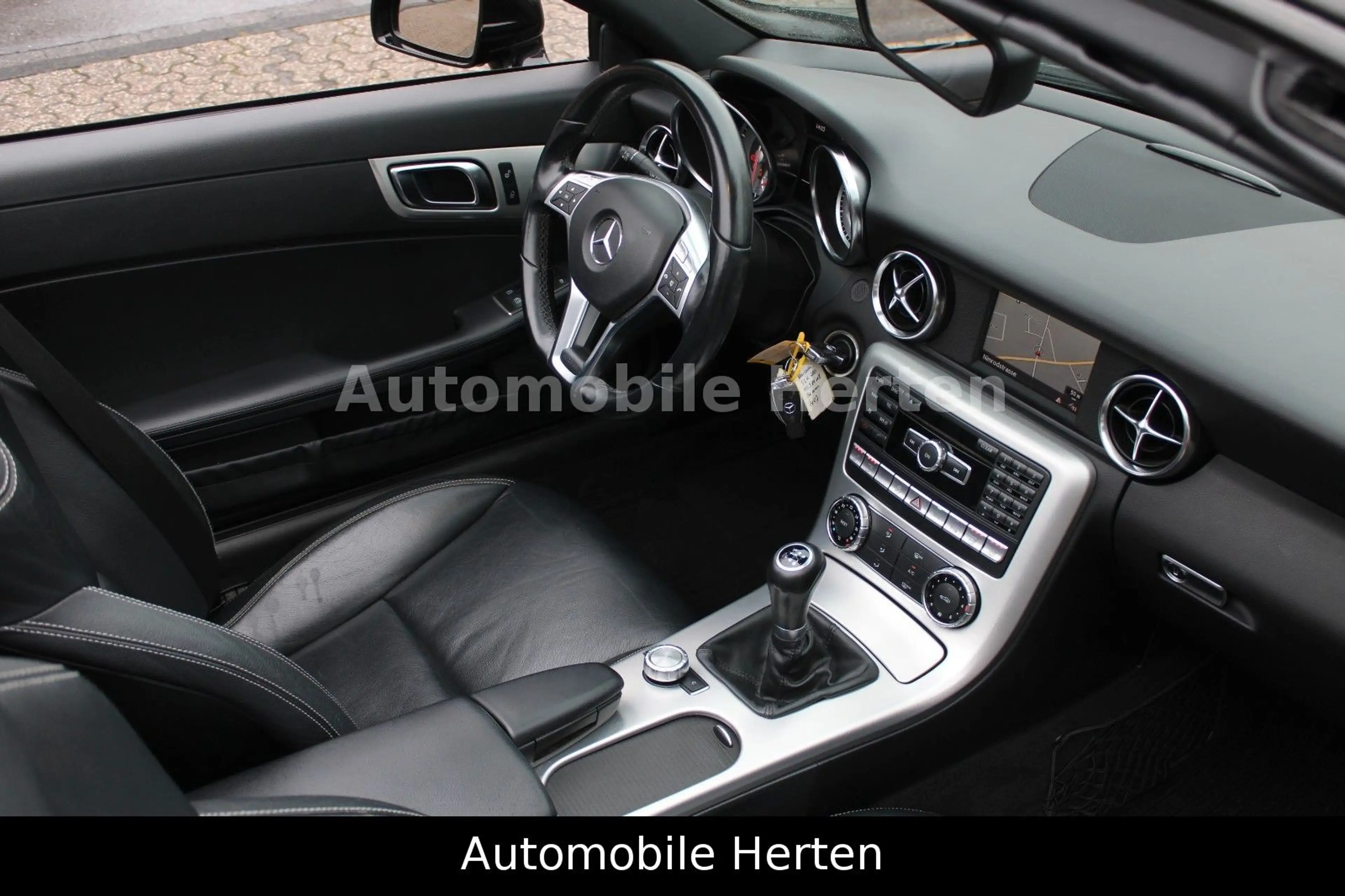 Mercedes-Benz SLK 200 BlueEfficiency*NAVI*AIRSCARF*XENON*TOP* — photo 15