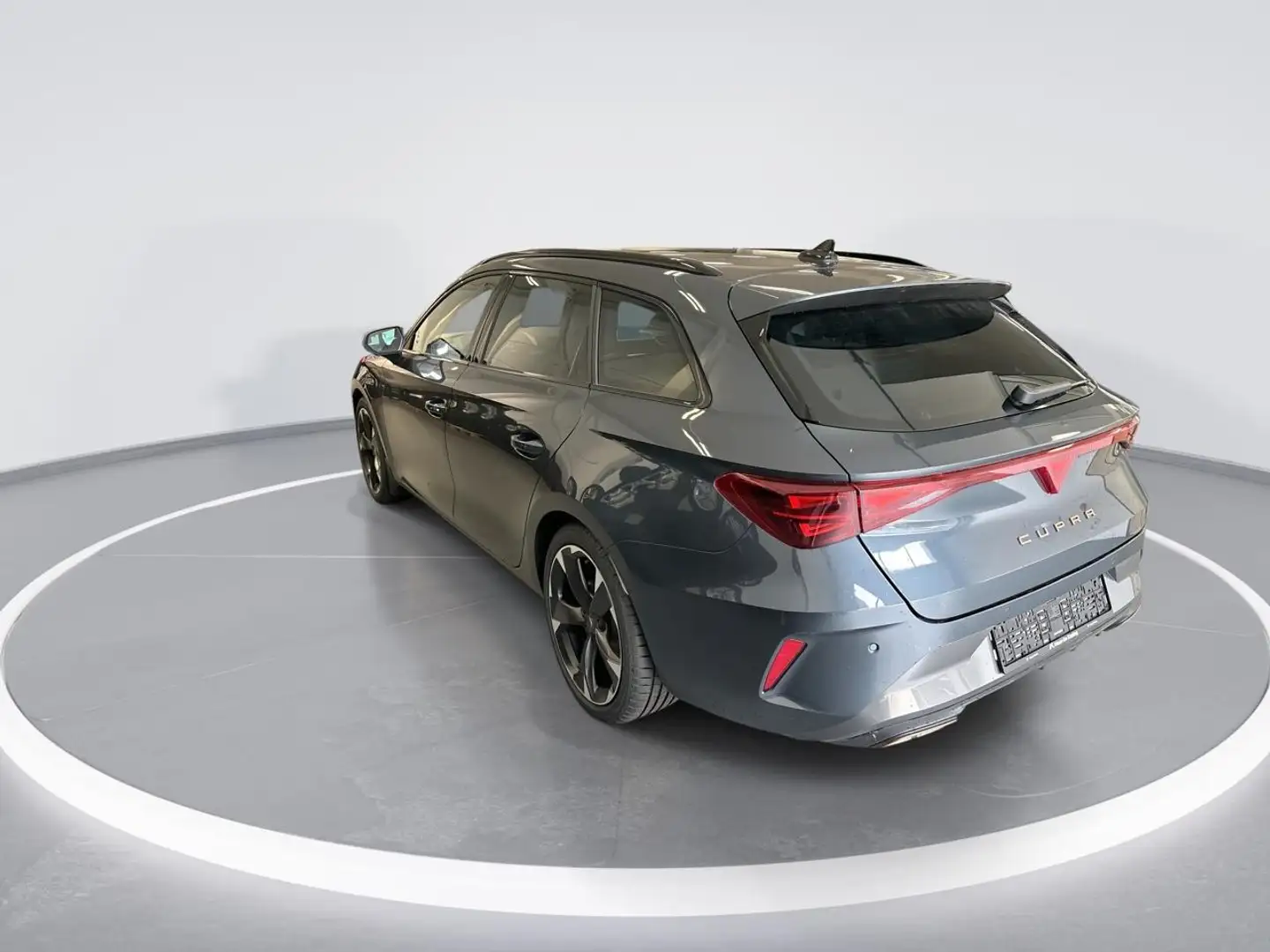 CUPRA Leon Sportstourer 1.5 Tsi 204pk DSG e-Hybrid Business · Grijs - 2