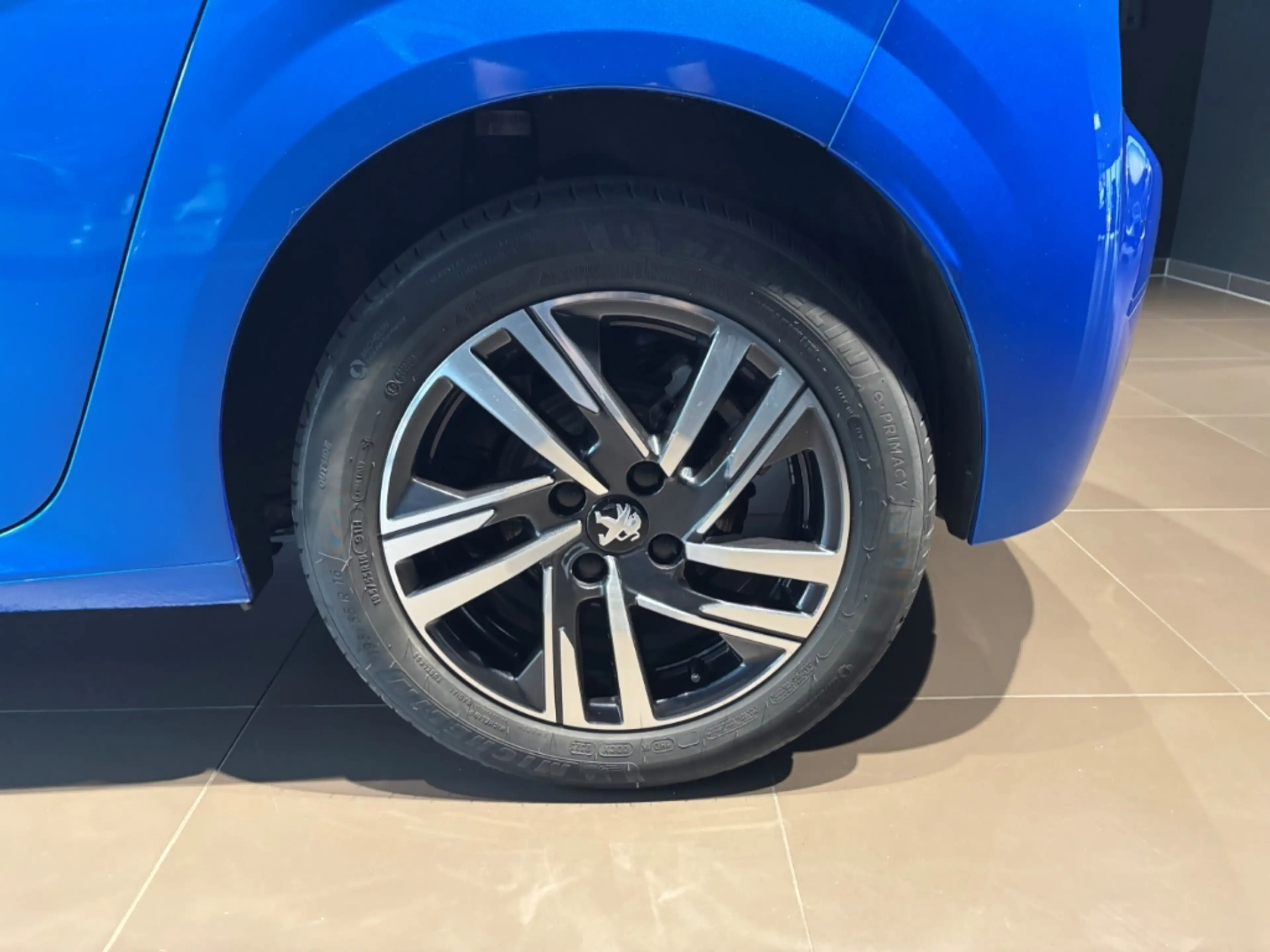 Peugeot 208 Allure Pack BlueHDi100 ACC SITZHZG DAB — photo 9
