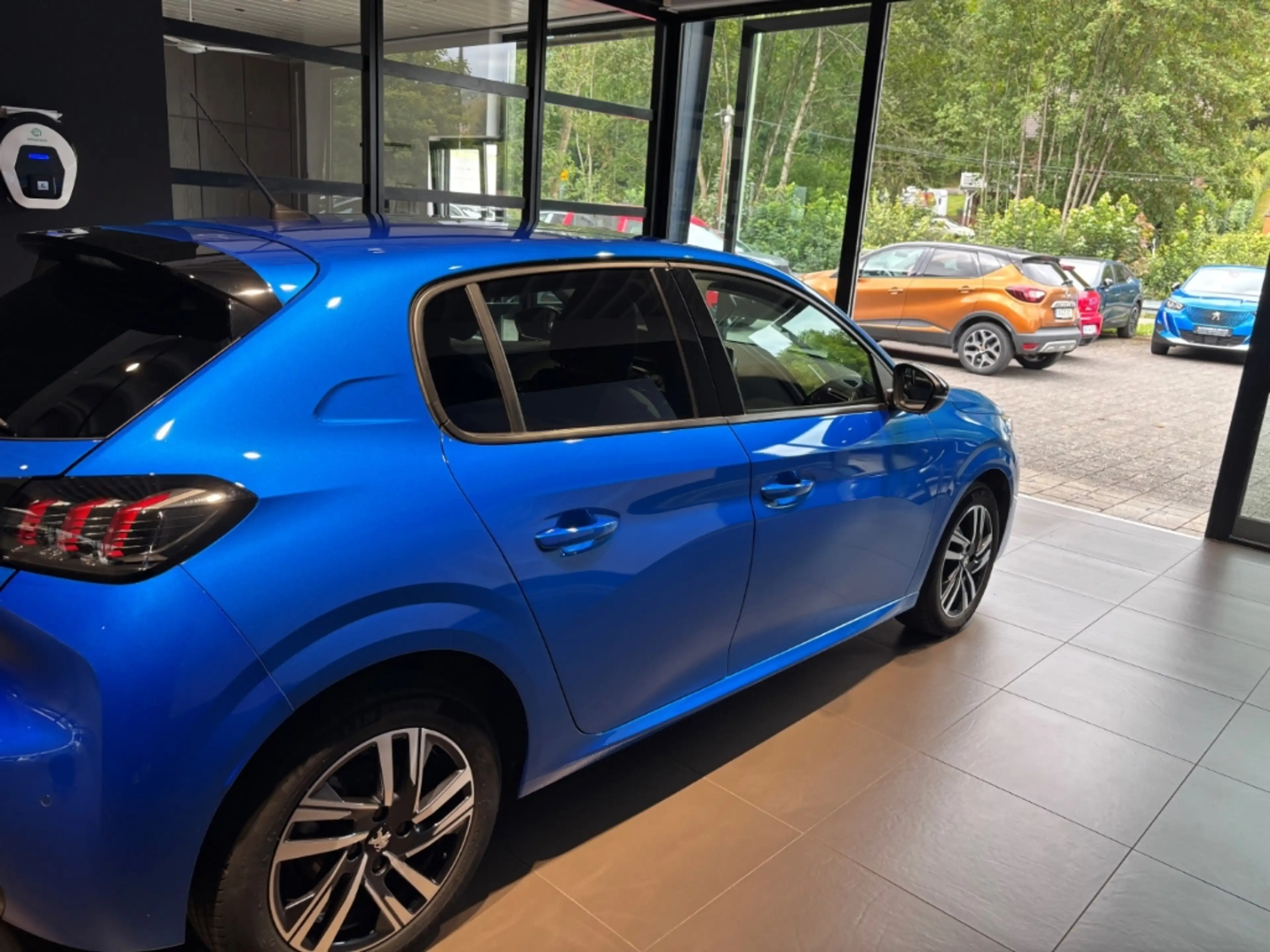 Peugeot 208 Allure Pack BlueHDi100 ACC SITZHZG DAB — photo 7