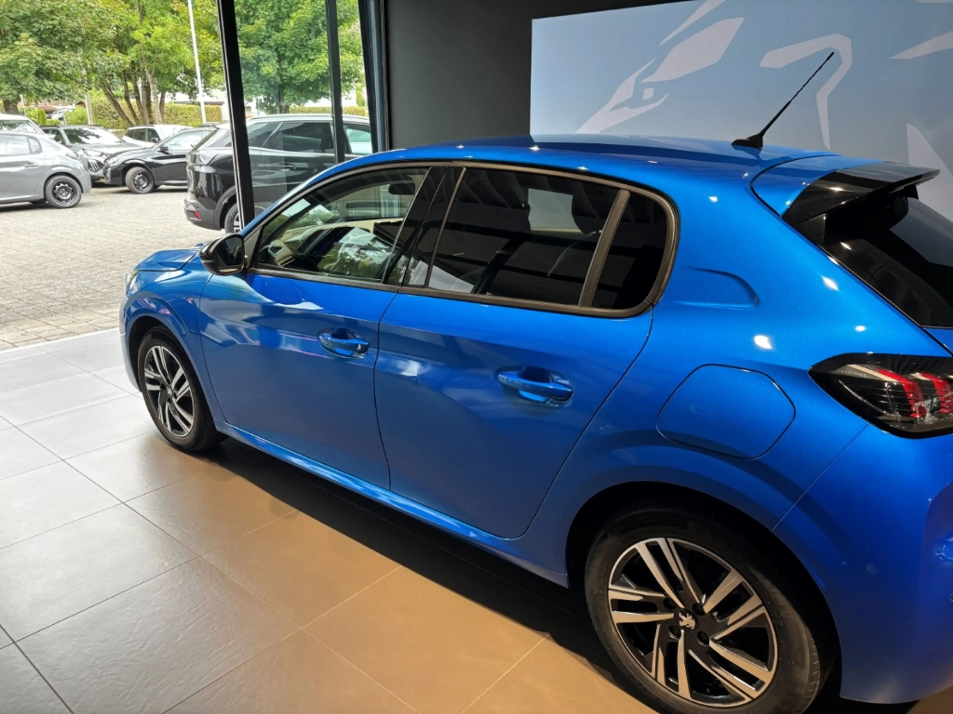 Peugeot 208 Allure Pack BlueHDi100 ACC SITZHZG DAB — photo 8