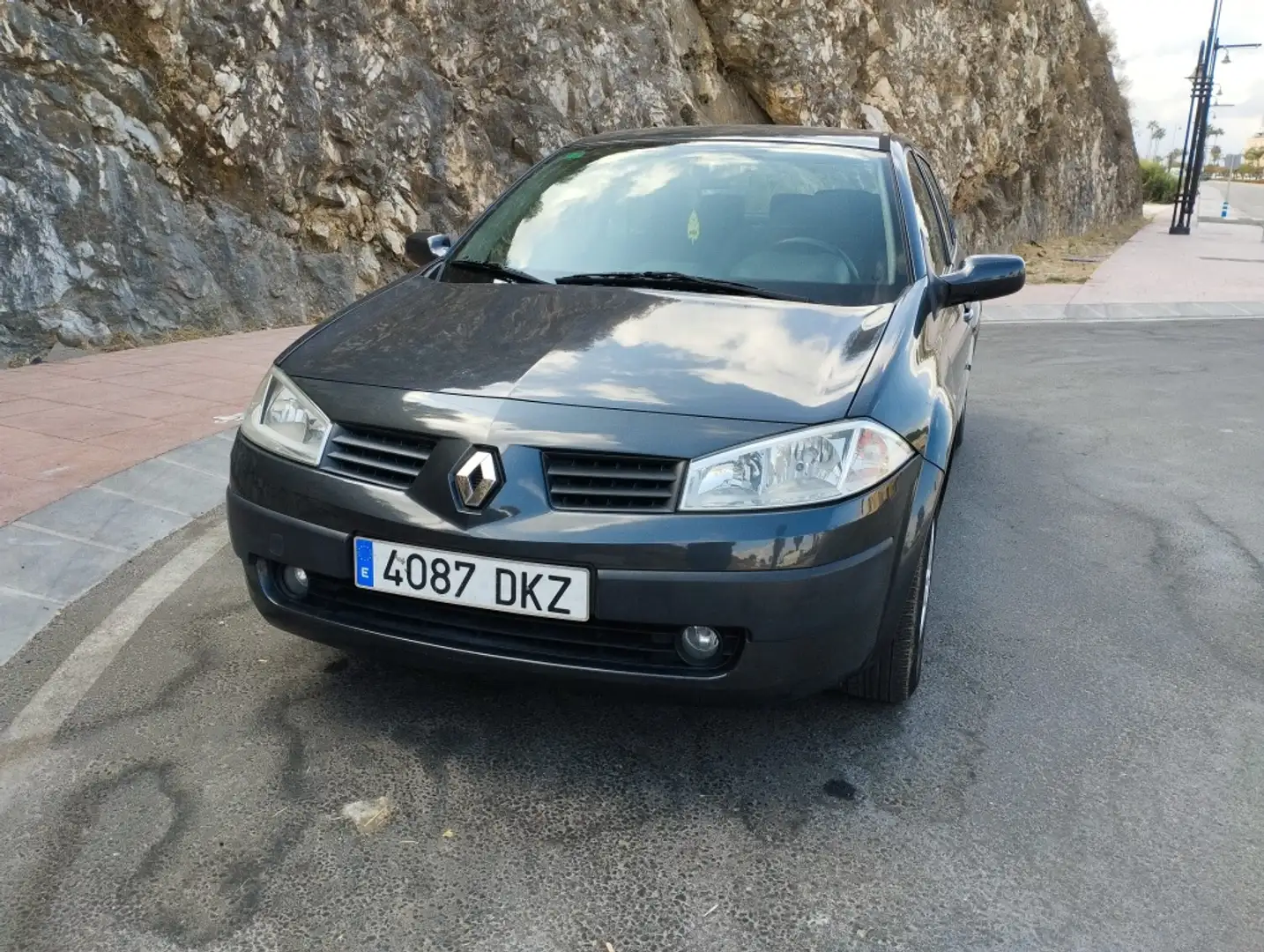 Renault Megane Sedán 1.5DCI Pack Authentique 85 Noir - 2