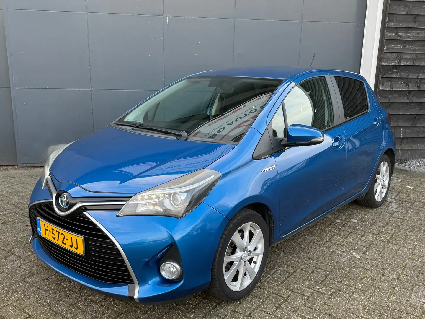 Toyota Yaris 1.5 Hybrid Dynamic Blau - 2