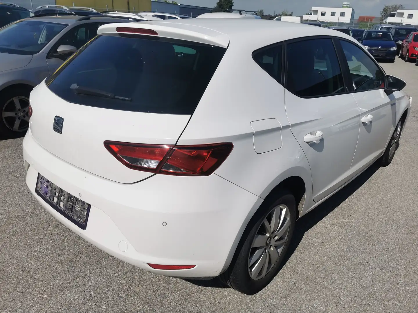 SEAT Leon Reference Weiß - 1