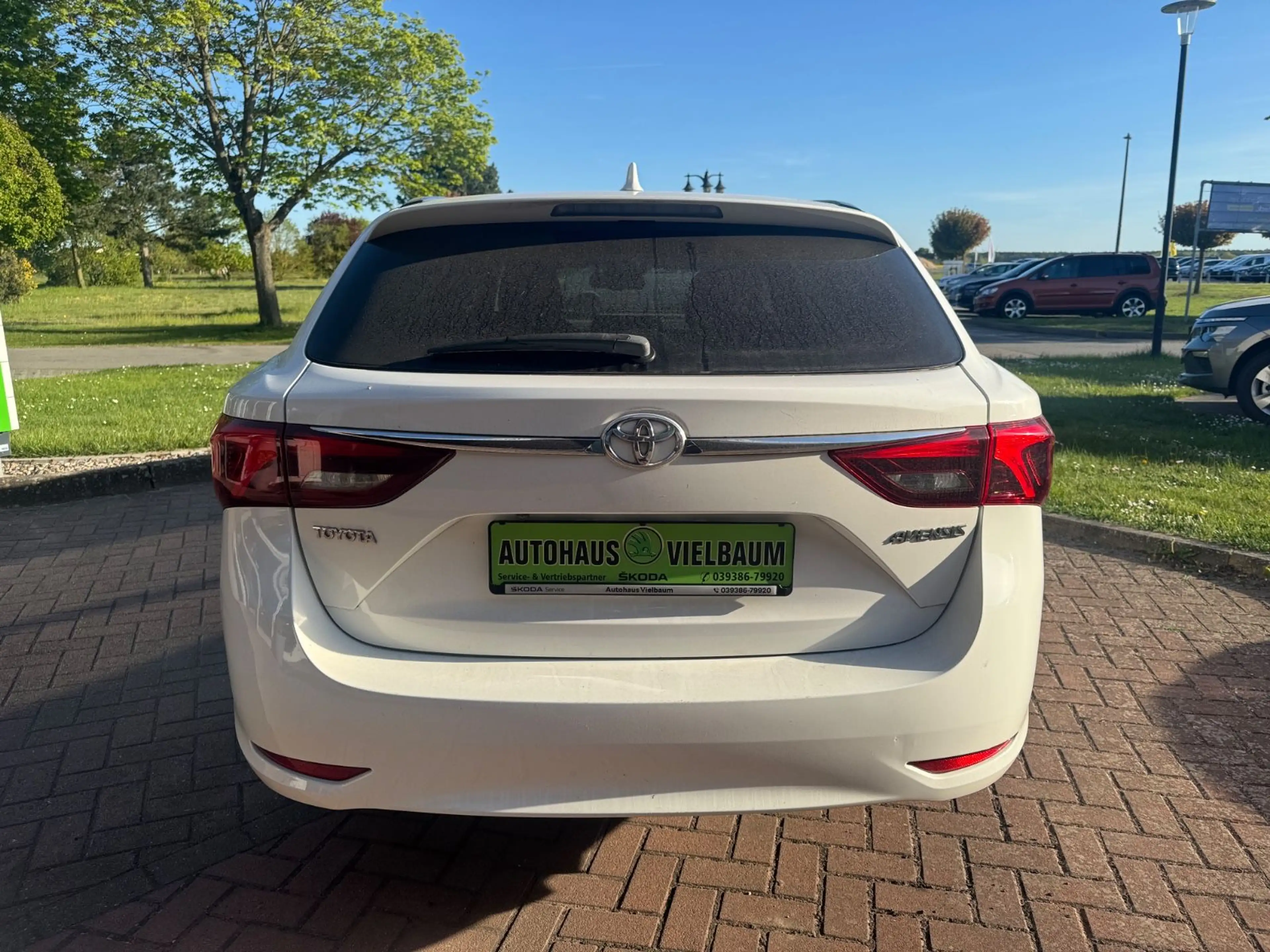 Toyota Avensis Touring Sports Edition-S — photo 6