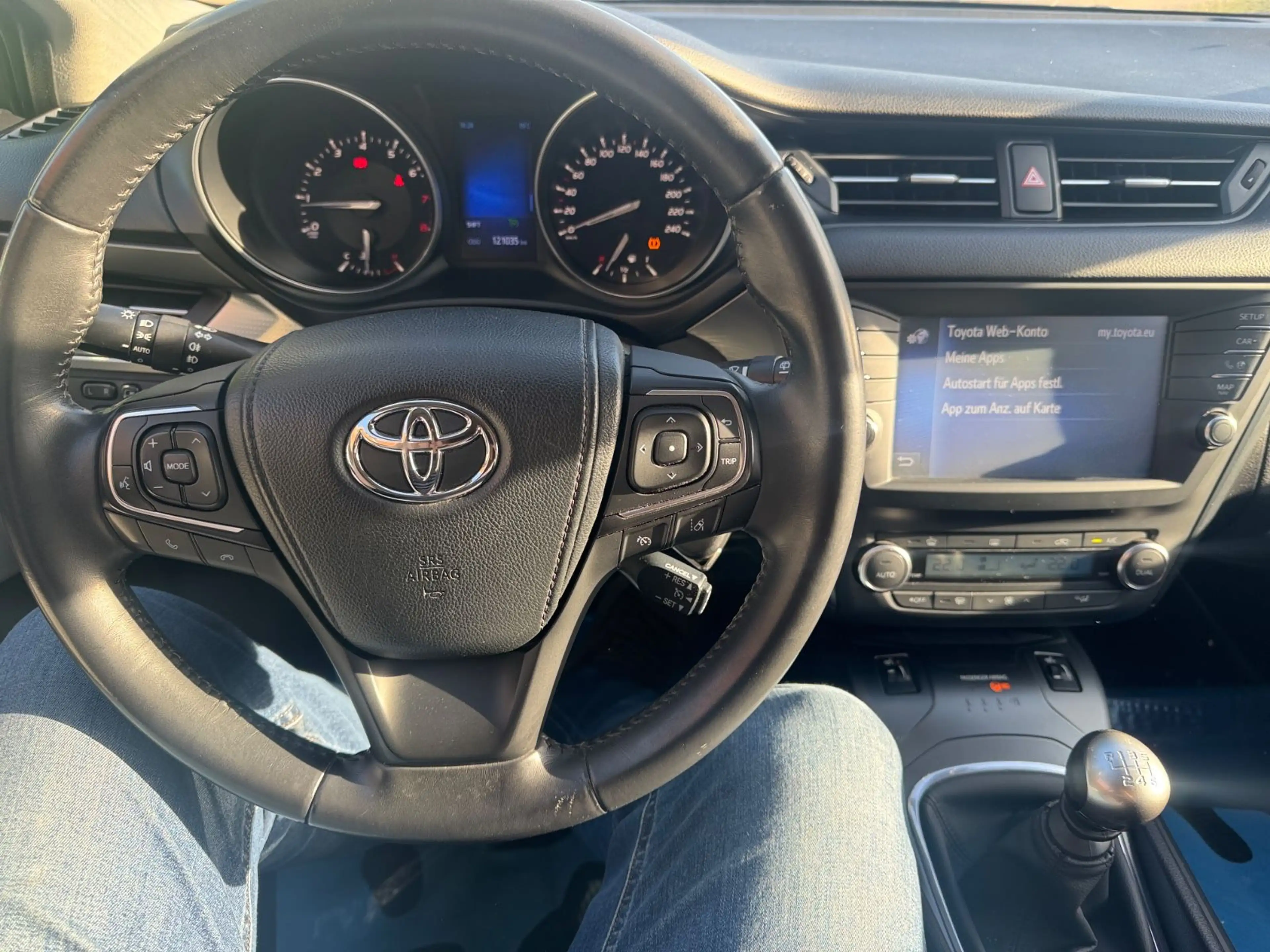Toyota Avensis Touring Sports Edition-S — photo 15