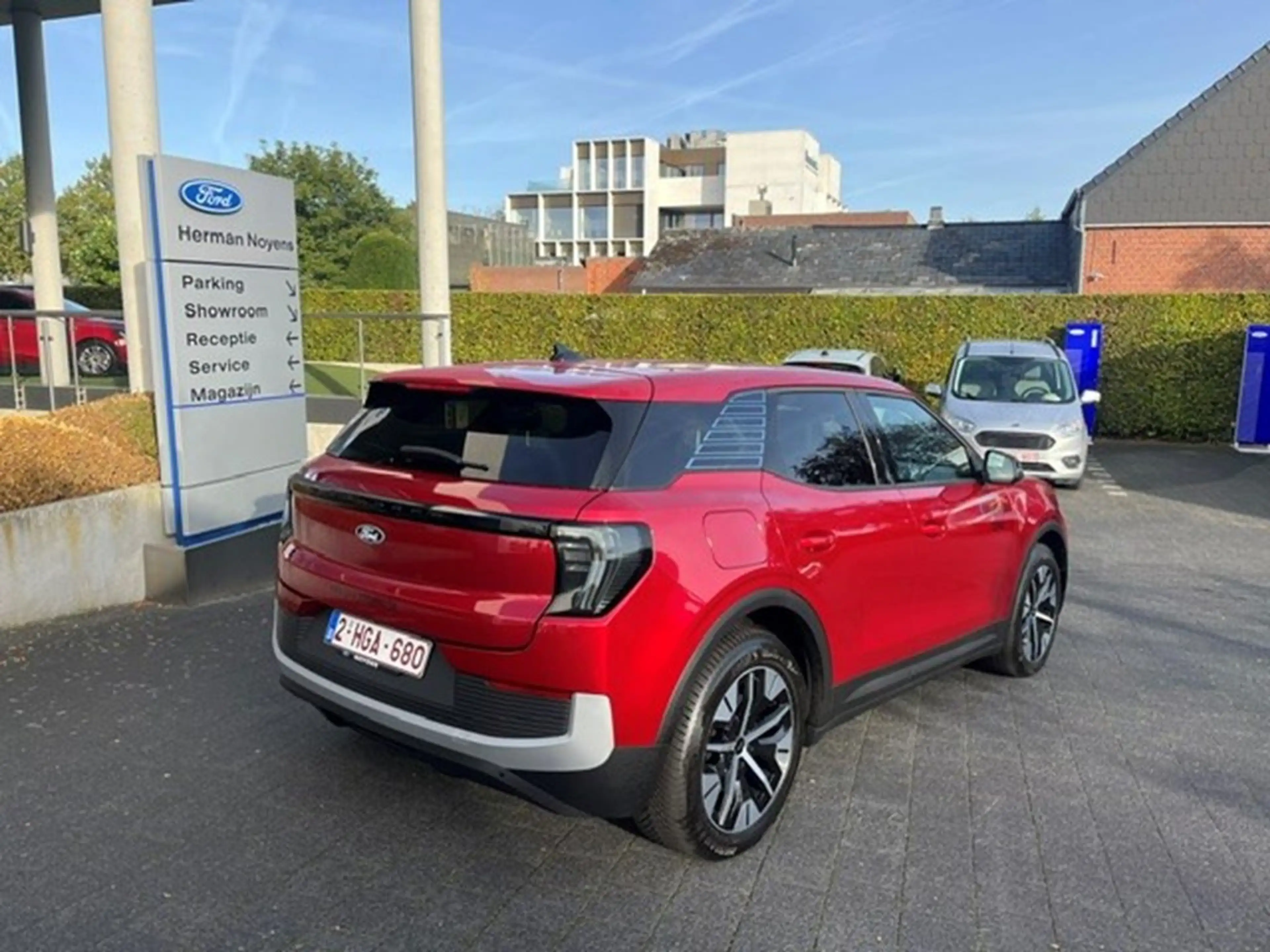 Ford Explorer electric — photo 9