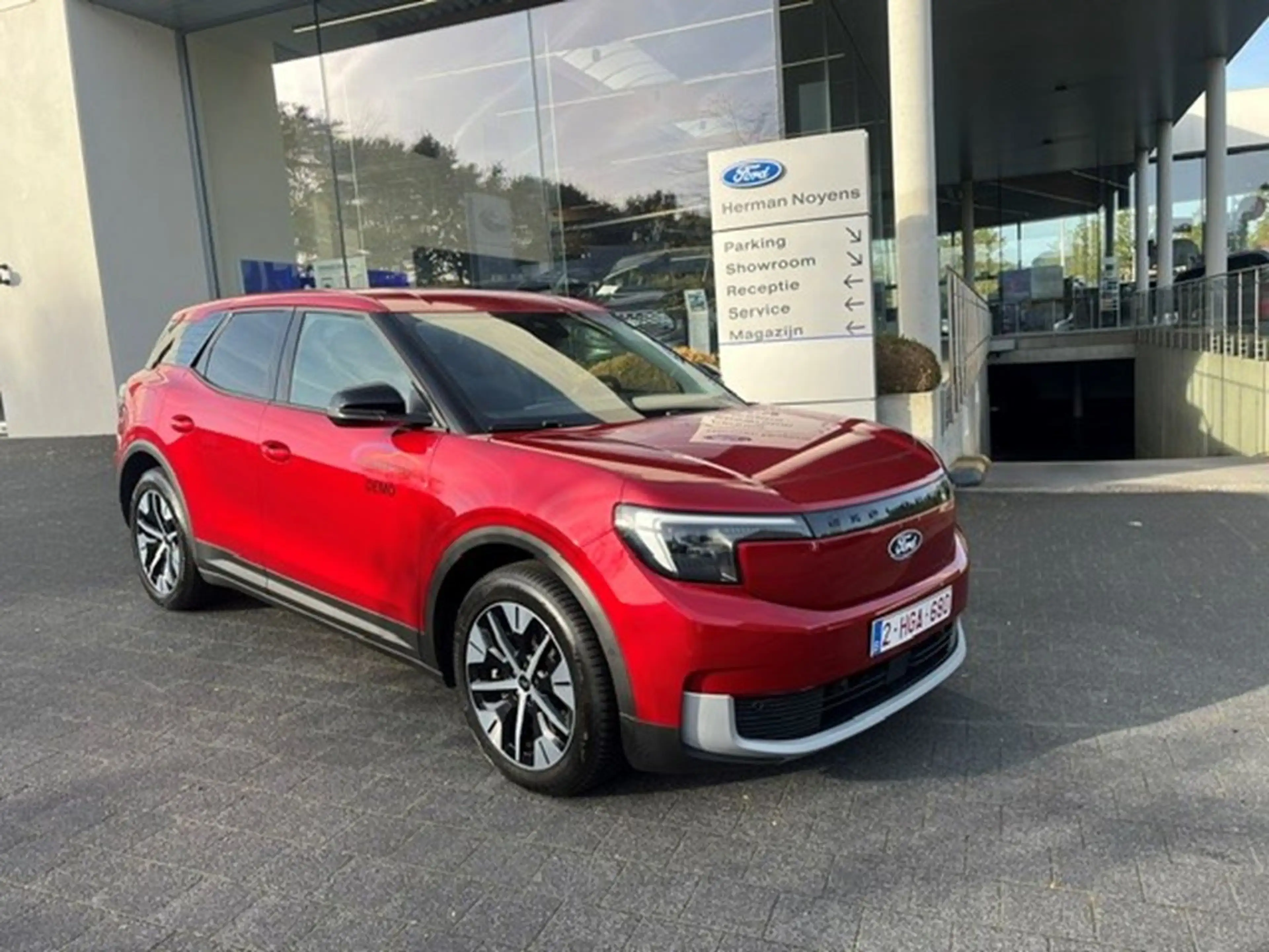 Ford Explorer electric — photo 3