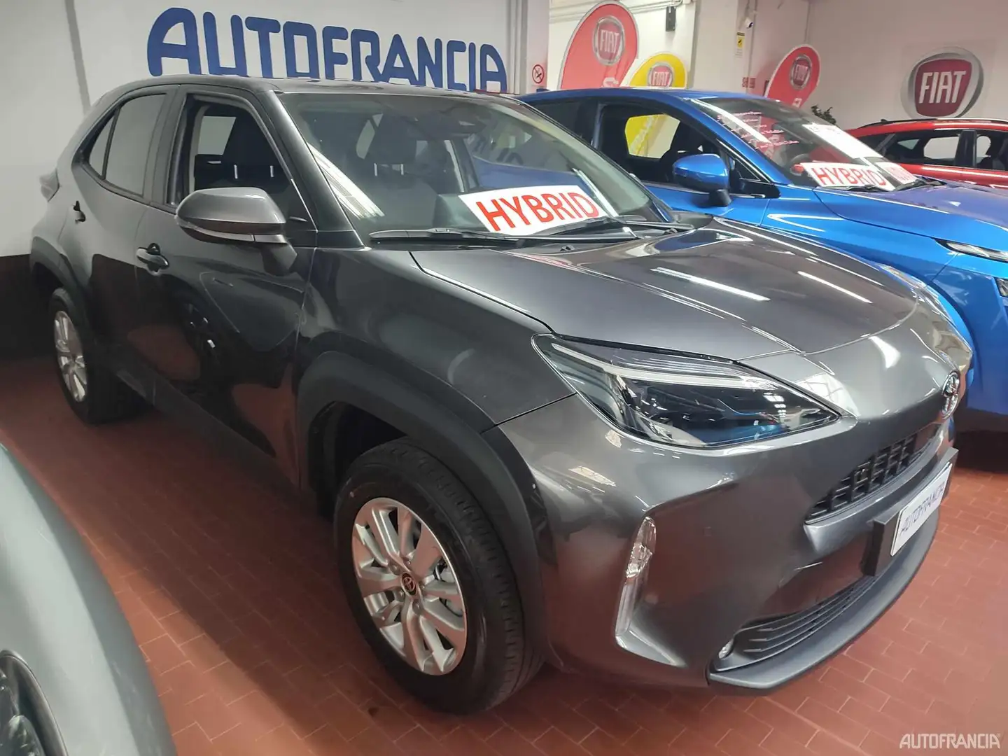 Toyota Yaris Cross 1.5 HYBRID 116CV BUSINESS Grigio - 2