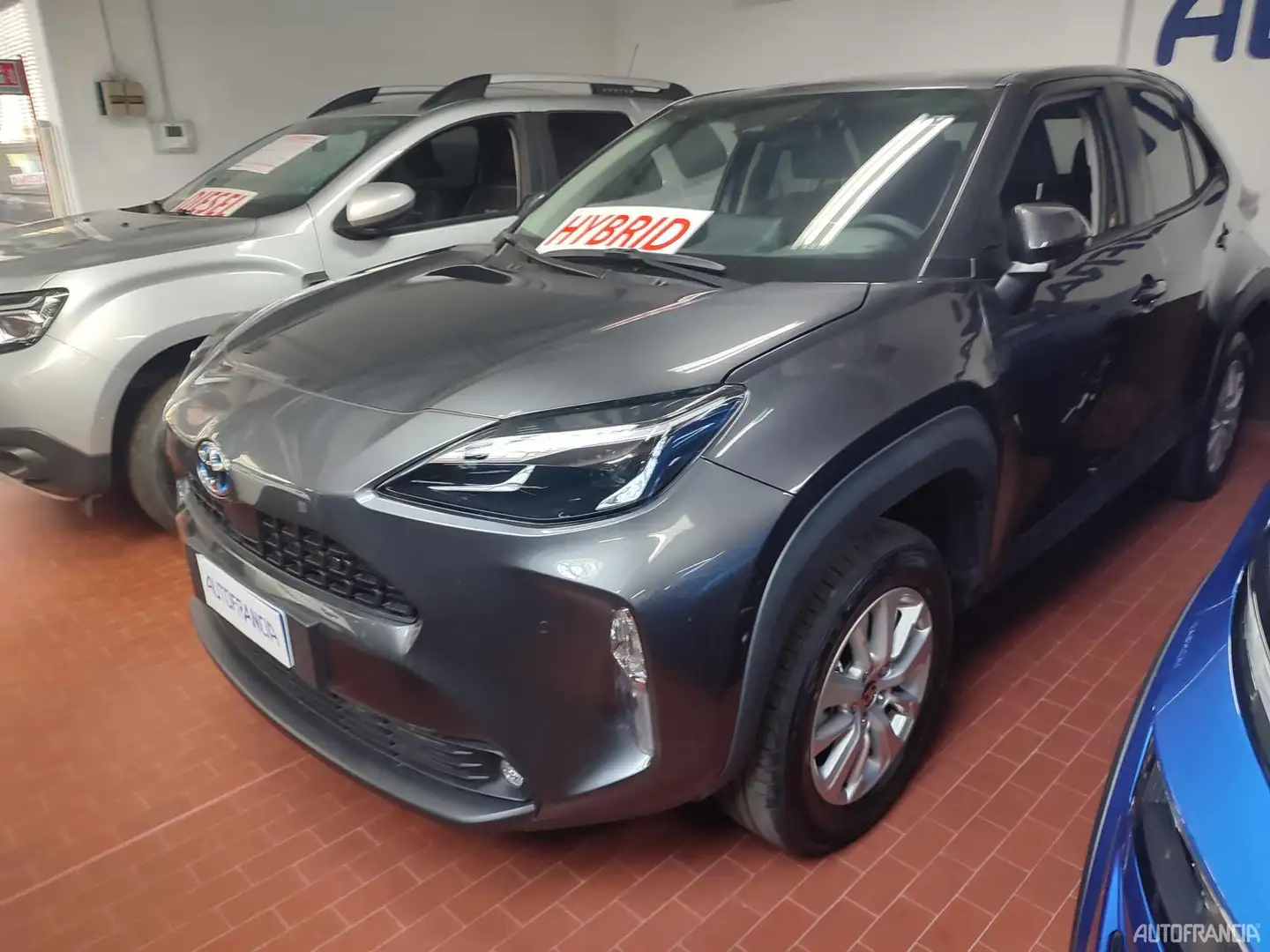 Toyota Yaris Cross 1.5 HYBRID 116CV BUSINESS Grigio - 1