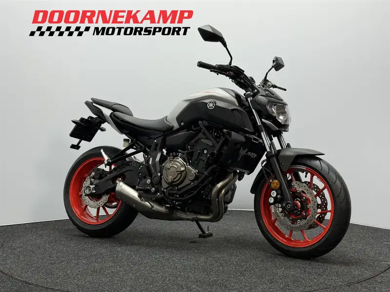 Yamaha MT-07 - foto 2