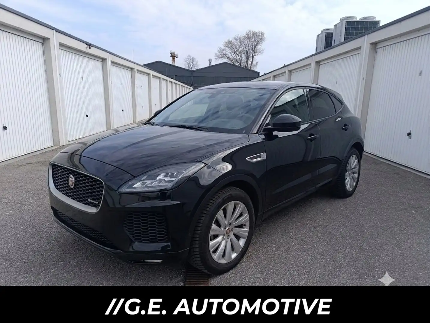 Jaguar E-Pace E-Pace 2.0DI4 D180 R-Dynamic S AWD Schwarz - 1