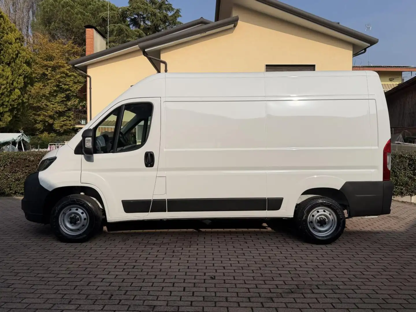 Peugeot Boxer 33 2.2 BlueHDi 140 S&S PM-TM Furgone KM ZERO Bianco - 1