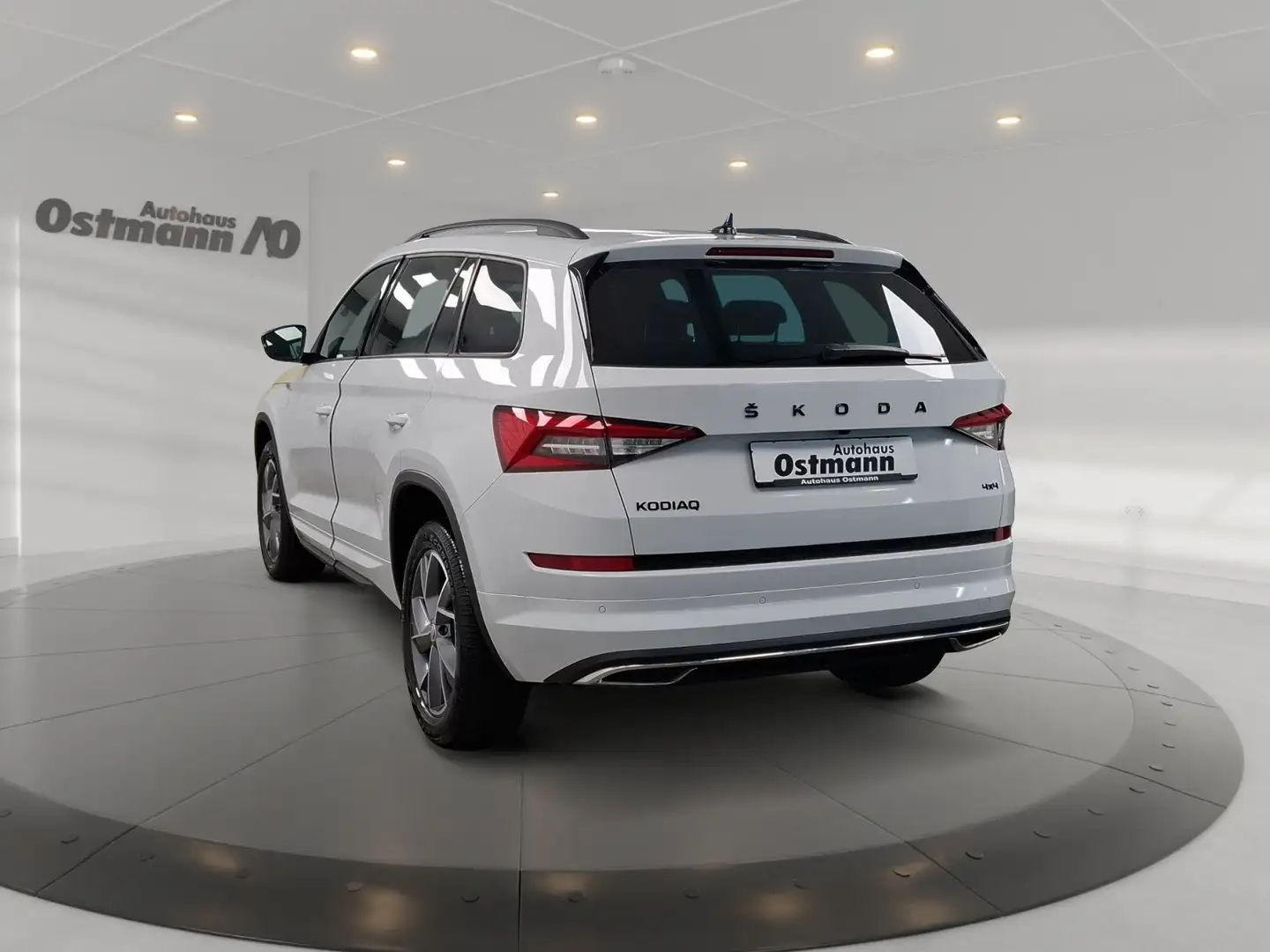 Skoda Kodiaq 2.0 TSI Sportline Matrix 2xKlima 4xSHZ Weiß - 2