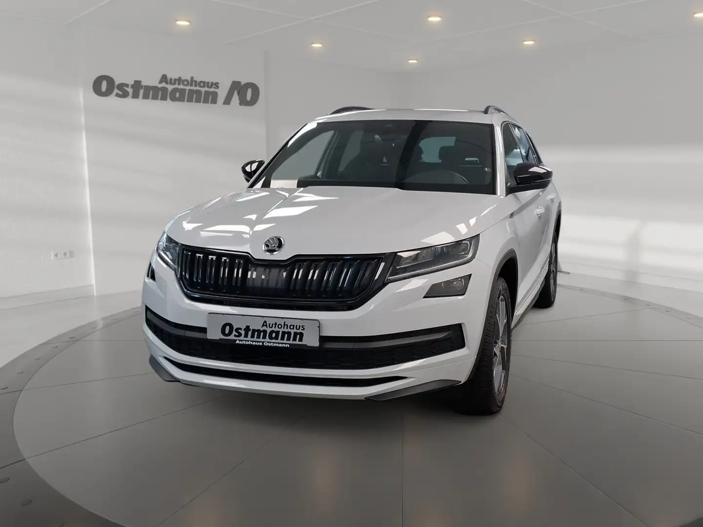 Skoda Kodiaq 2.0 TSI Sportline Matrix 2xKlima 4xSHZ Weiß - 1