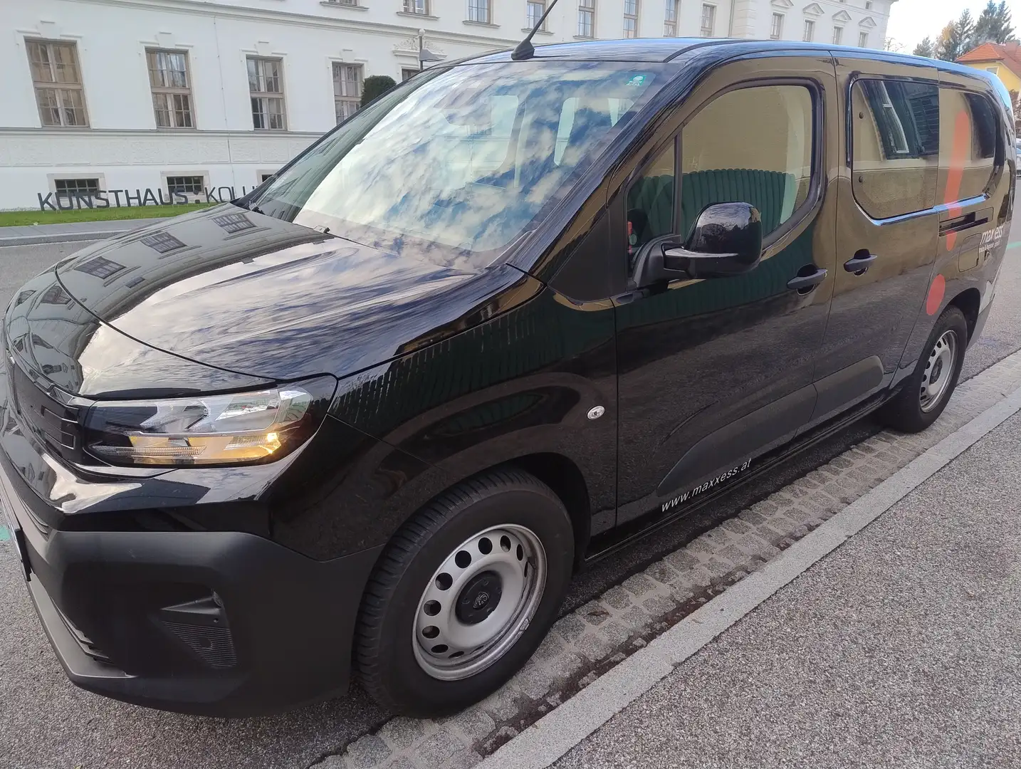 Peugeot Partner Doppelkabine, lang, Automatik, alle Extras Schwarz - 2