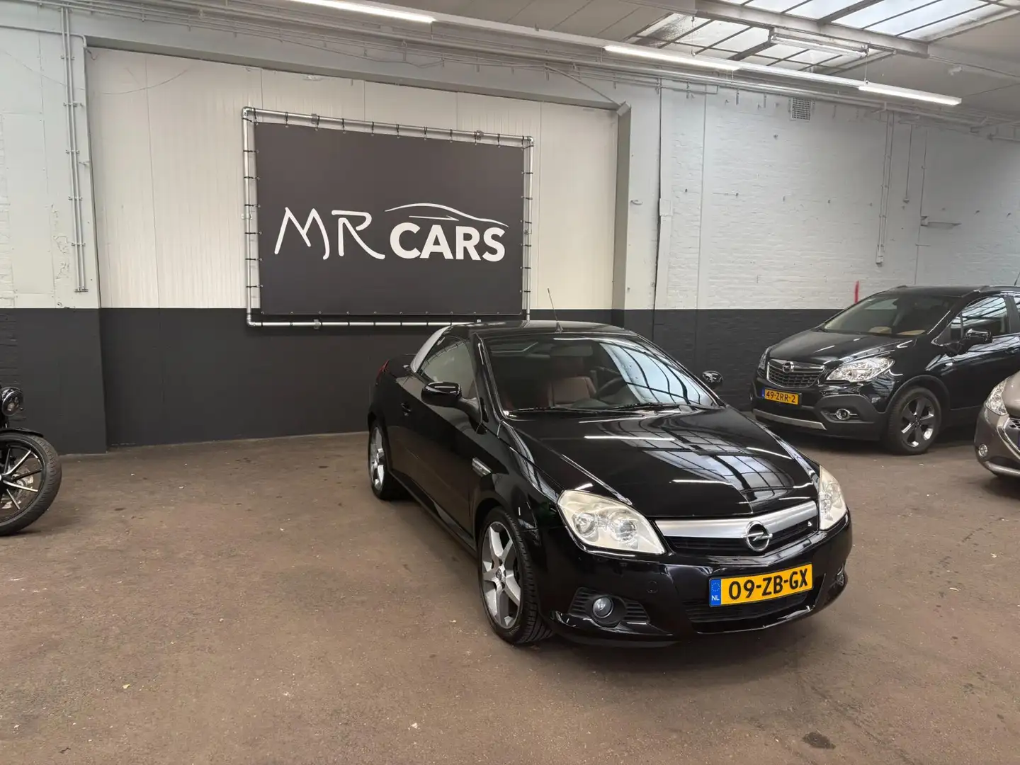 Opel Tigra TwinTop 1.4-16V Temptation leder/airco Černá - 2