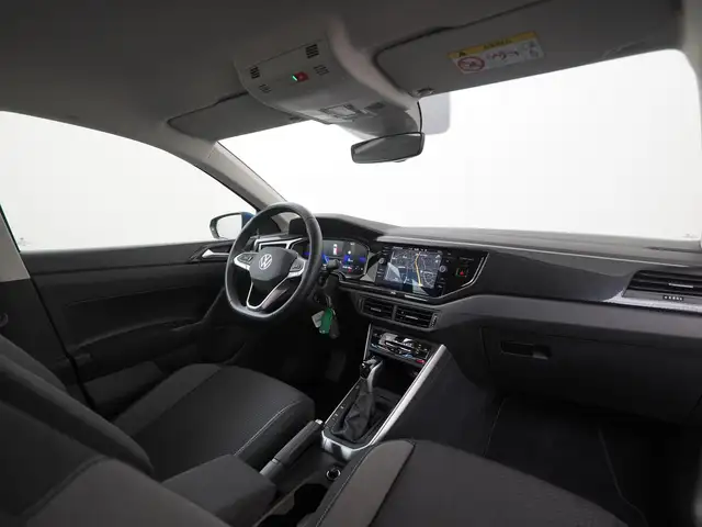 Volkswagen Polo view 2