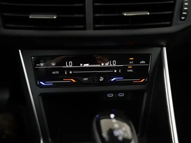 Volkswagen Polo view 11