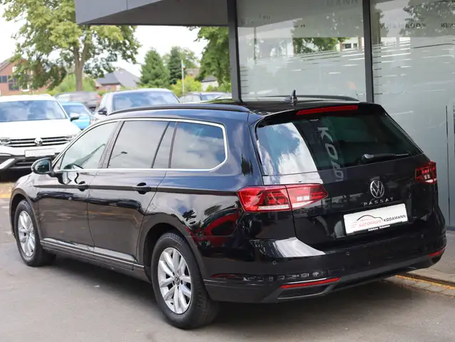 Volkswagen Passat view 7