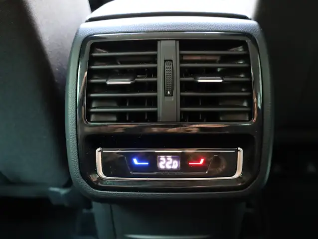 Volkswagen Passat view 15