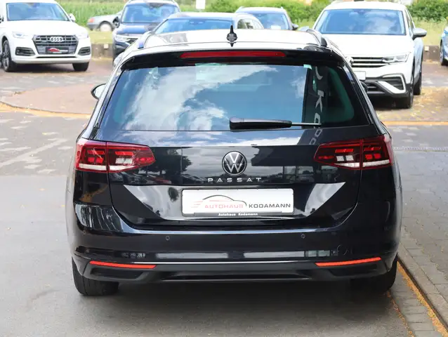 Volkswagen Passat view 9