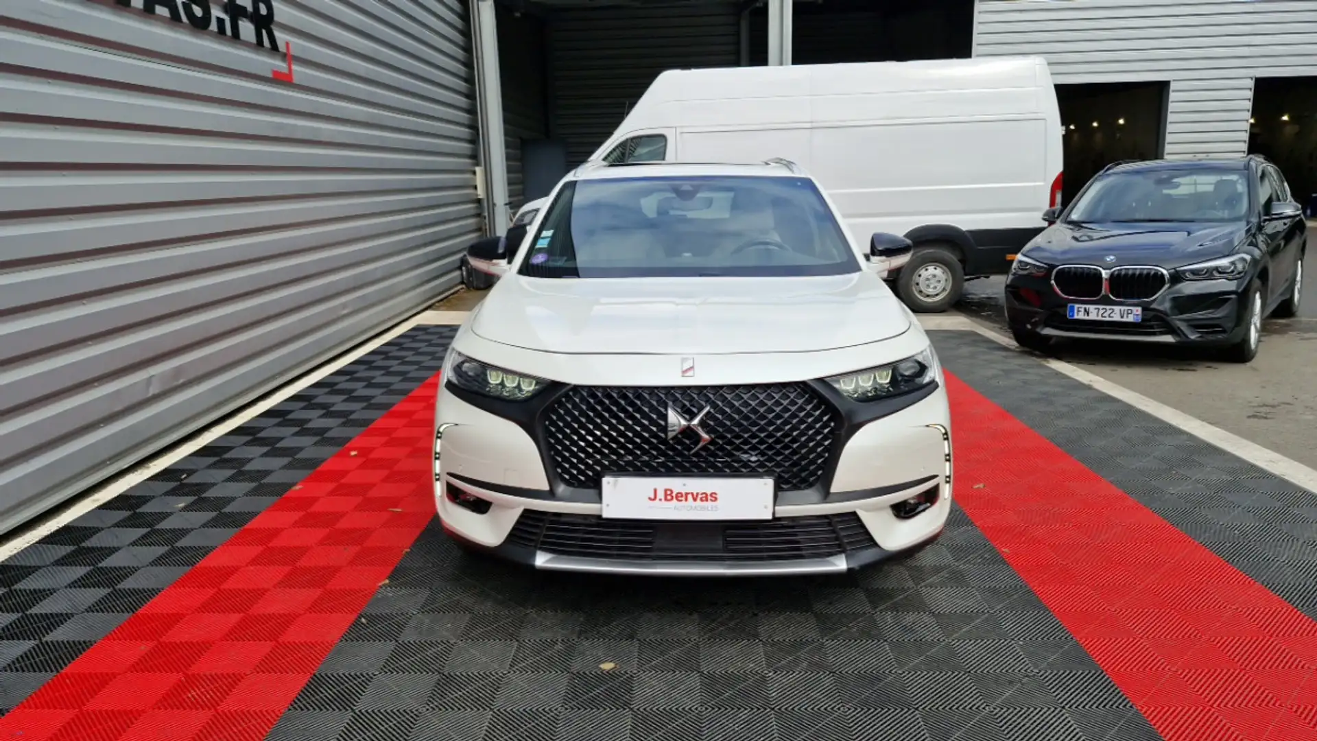 DS Automobiles DS 7 Crossback E-TENSE 4x4 300 Grand Chic bijela - 2