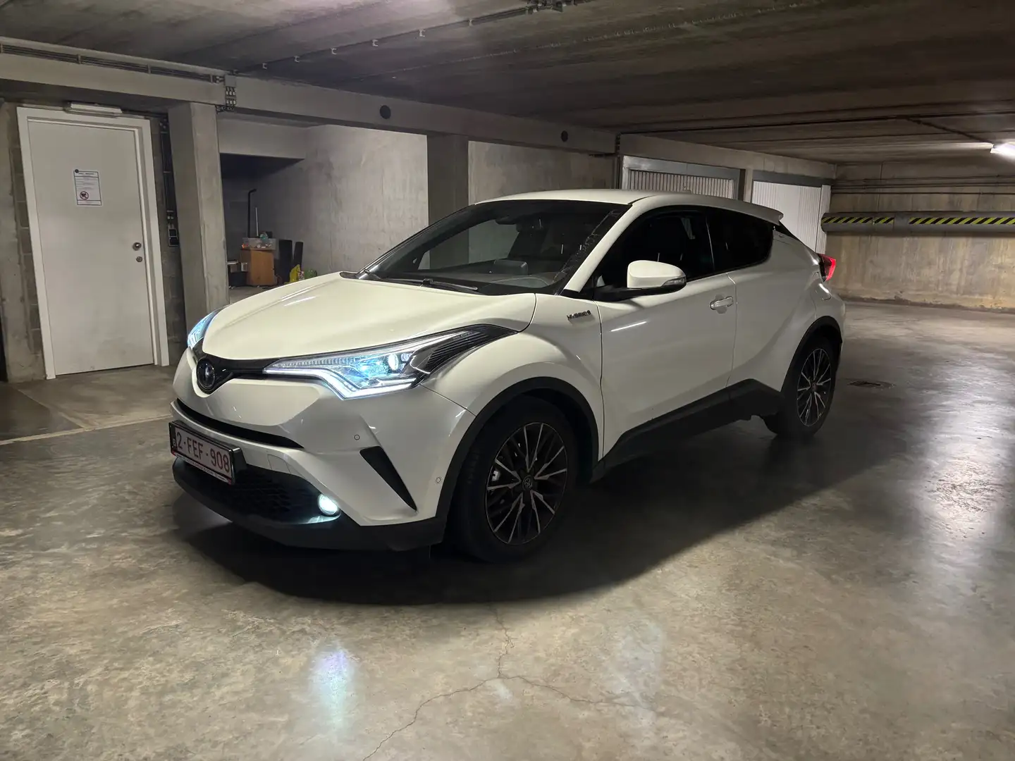 Toyota C-HR C-HR Hybrid 1.8i VVT-i C-Hic E-CVT(EU6.2) Blanc - 1