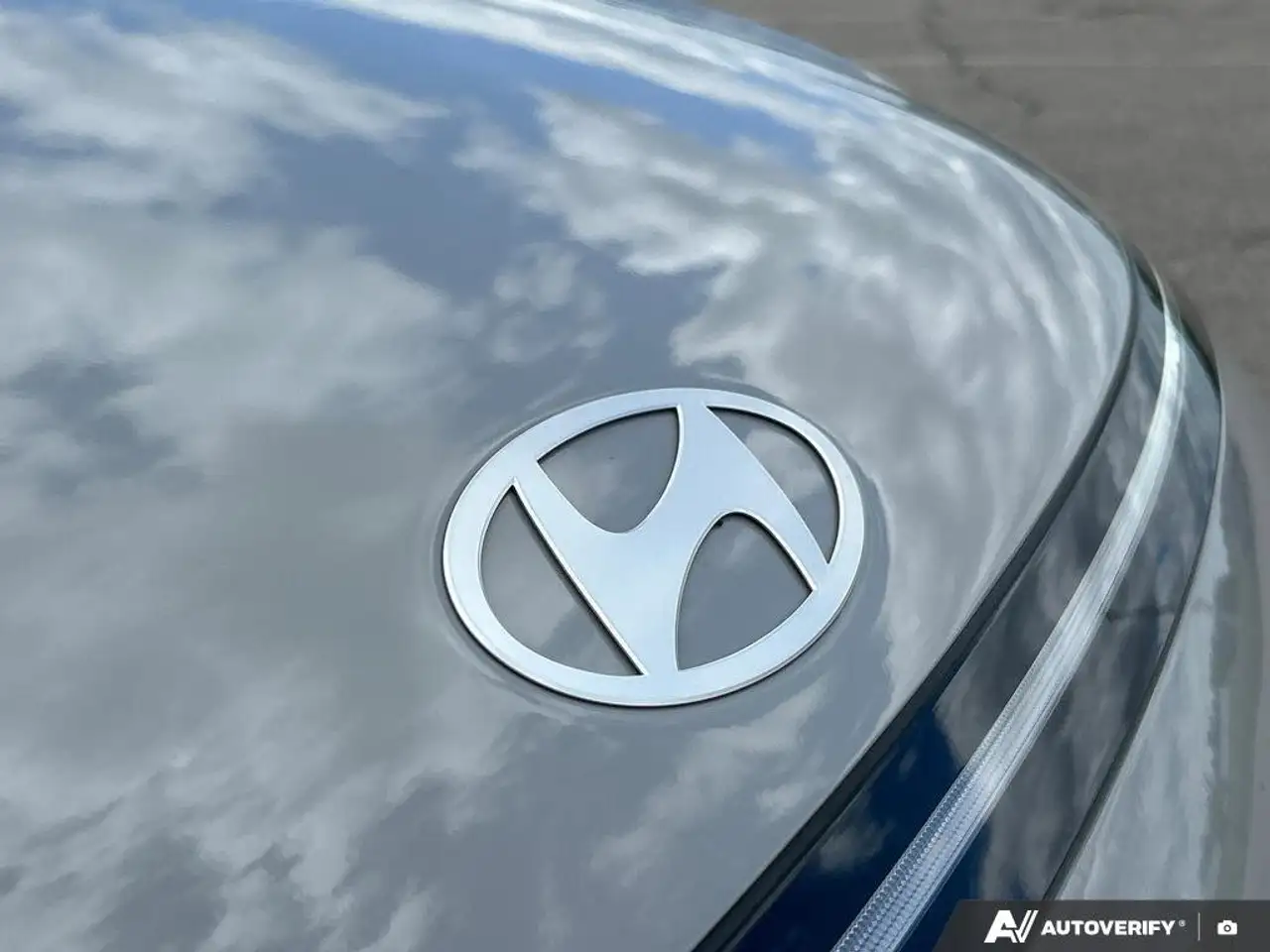 Hyundai KONA снимка Hyundai KONA