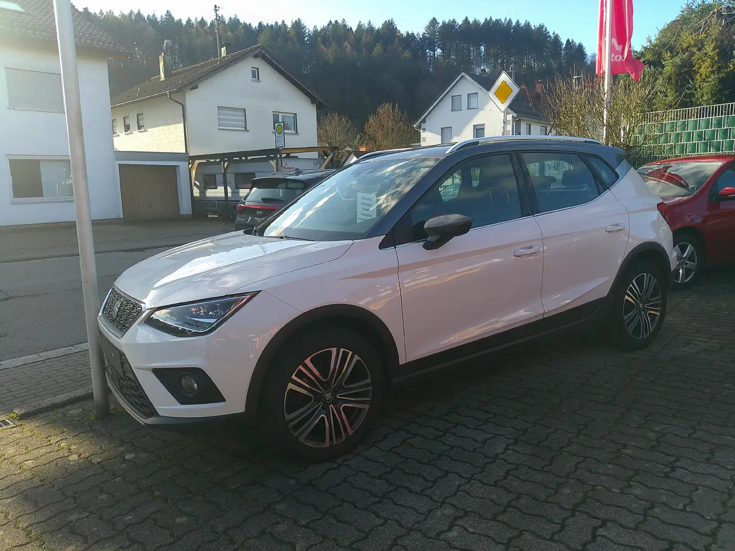 SEAT Arona Arona 1.0 Eco TSI XCELLENCE Weiß - 1