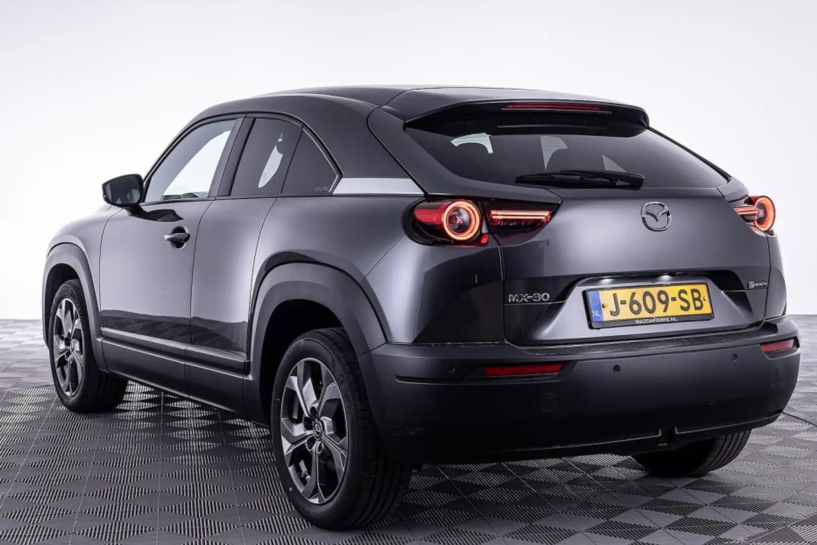 Mazda MX-30 e-SkyActiv 145 First Edition 36 kWh | SOH 96% ✅ 1e Grijs - 2