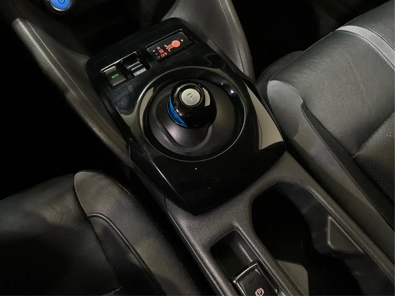 Nissan Leaf снимка Nissan Leaf