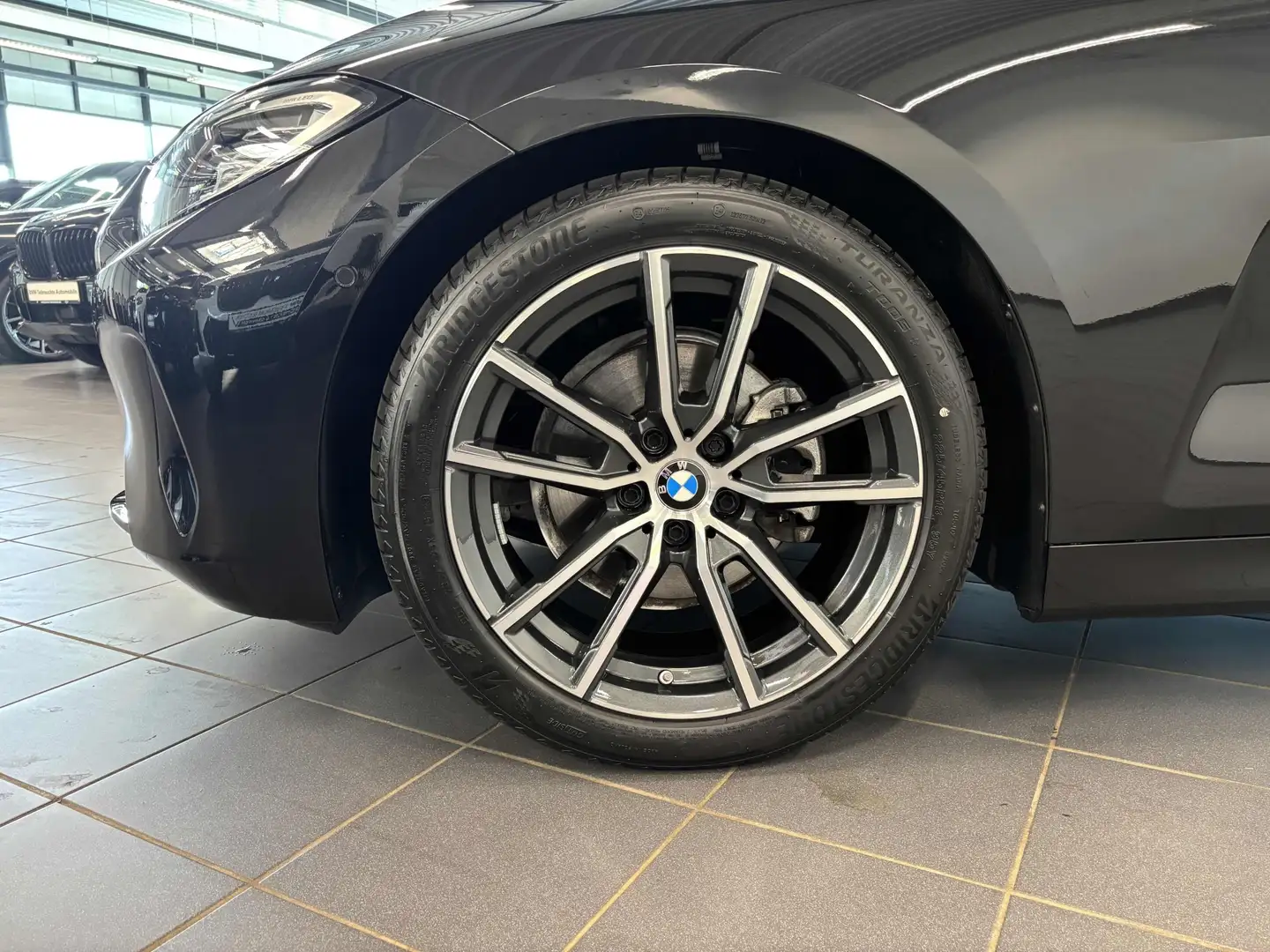 BMW 420 d Cabrio AHK RFK NAVI Standh. LED PDC V+H LM Nero - 2